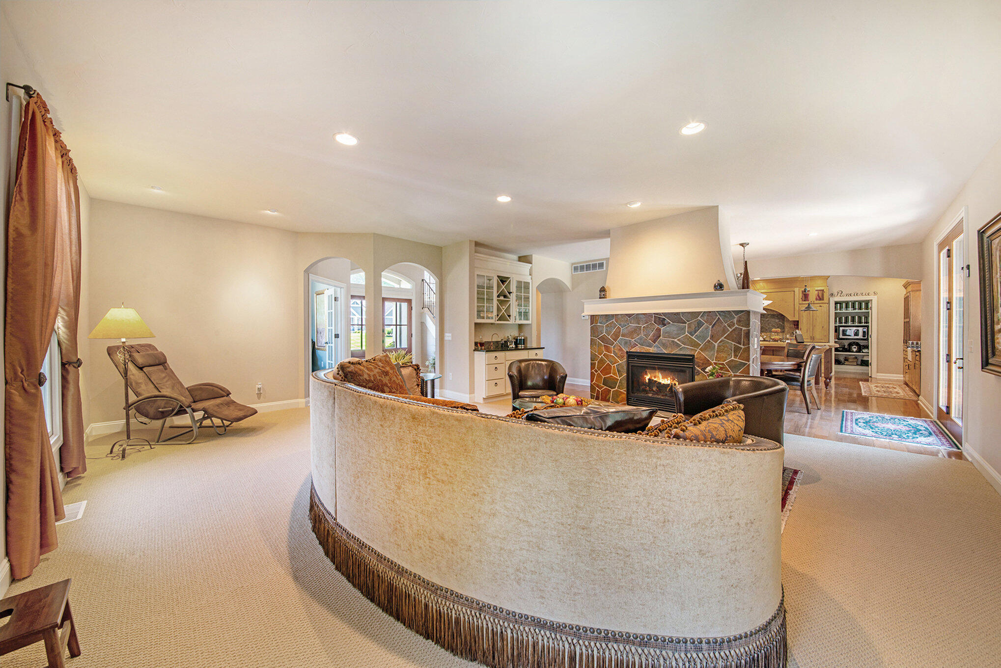 3682 River Isle Court Ne Property Photo 9