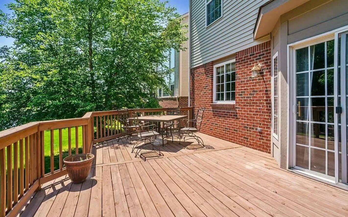 16544 Mulberry Way Property Photo 3