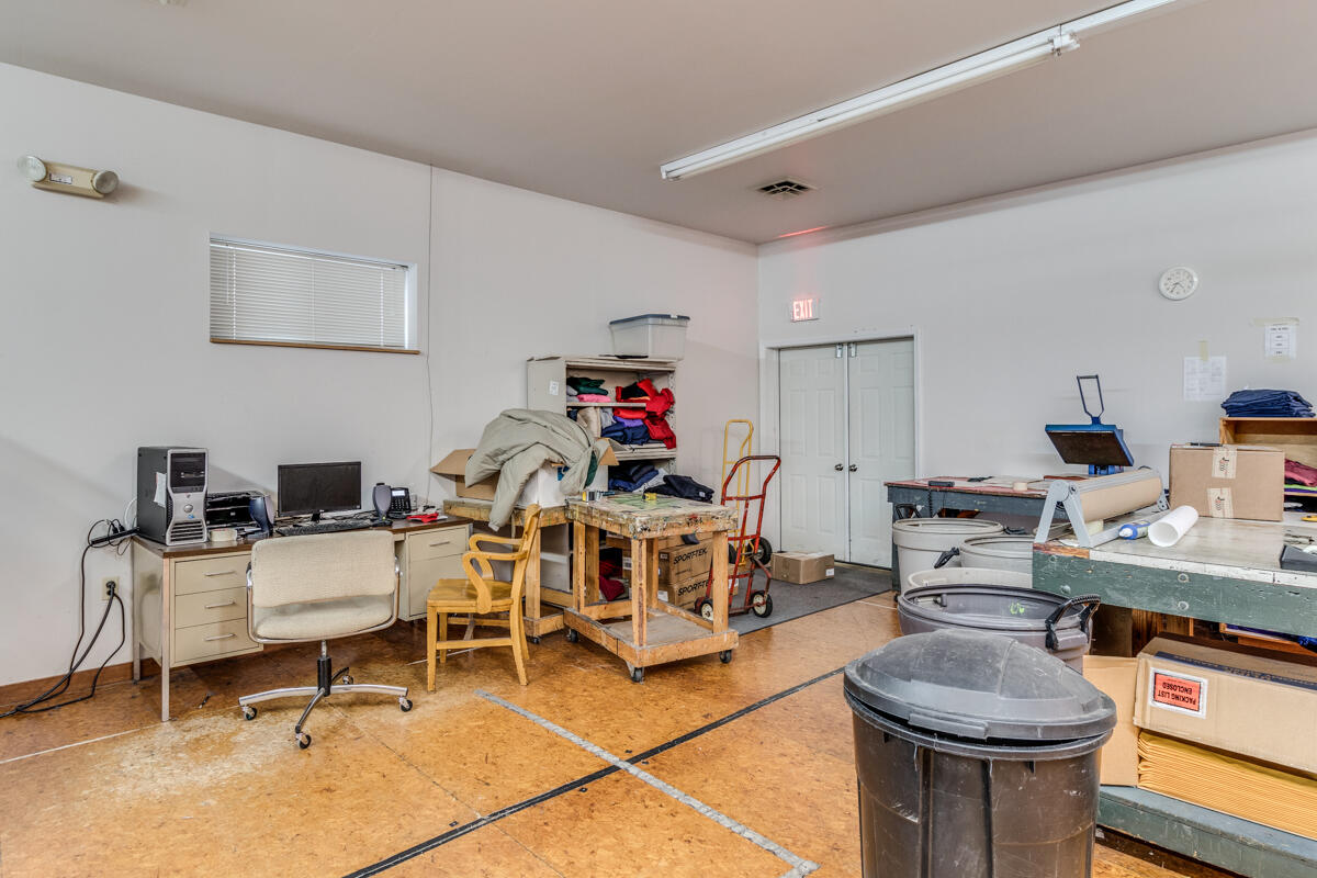 2851 W Dickman Road Property Photo 19