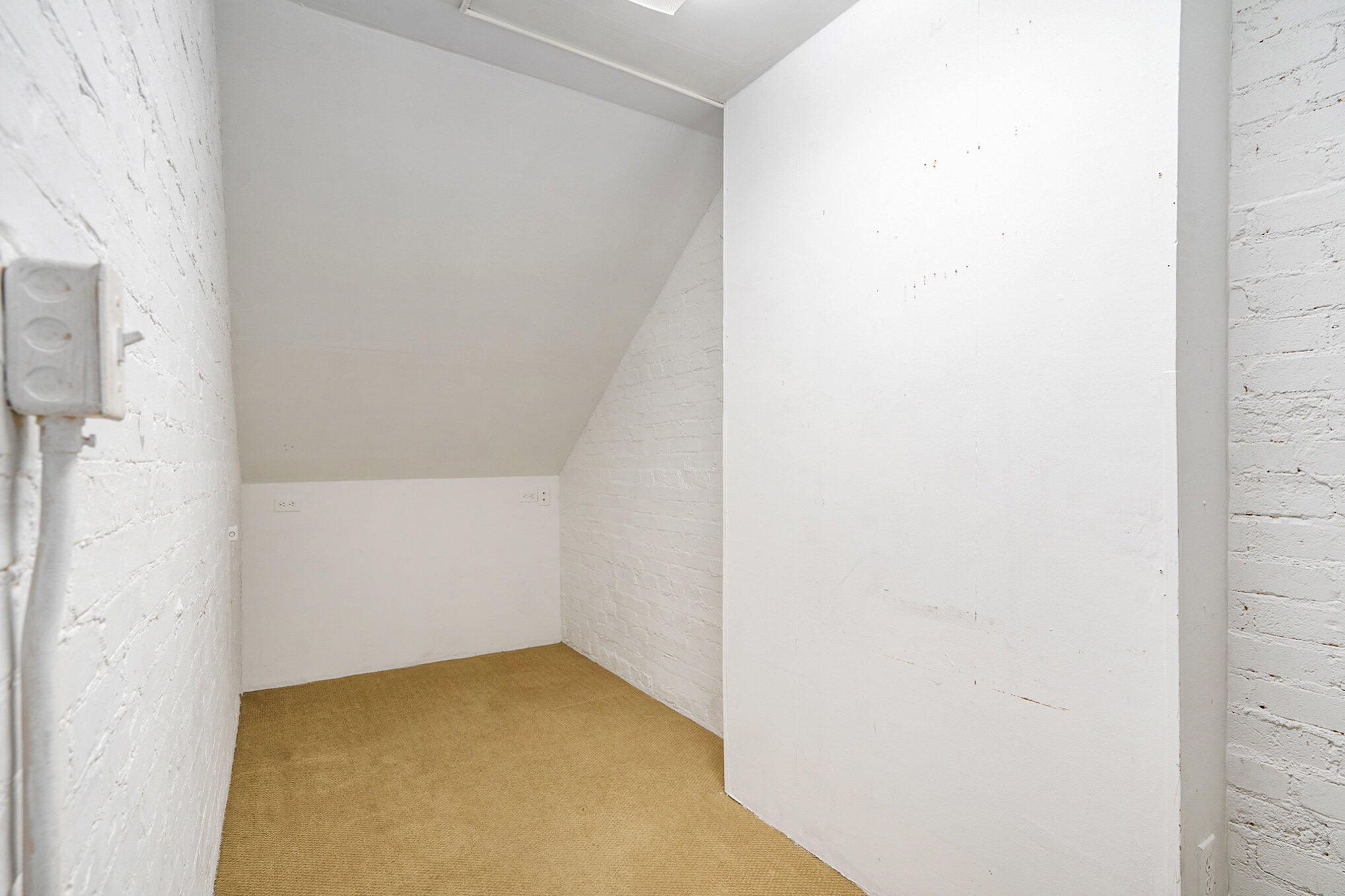 110-106 Locust Street Property Photo 13