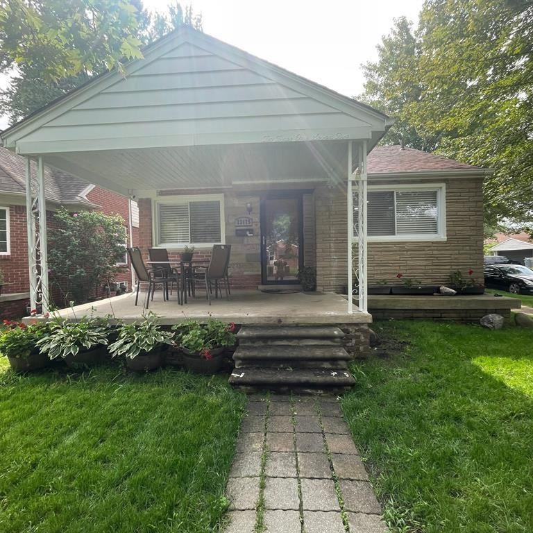 23175 Nona Street Property Photo