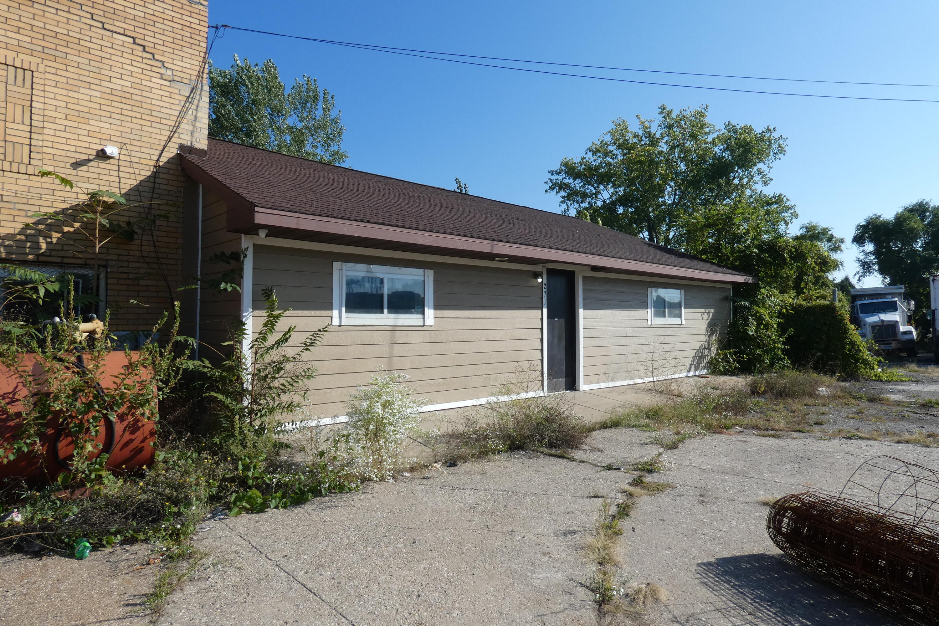 271 W Market Street Property Photo 9
