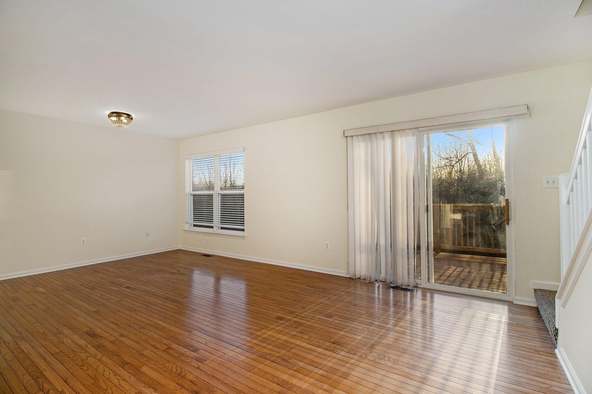 1740 S Maple Road Property Photo 7