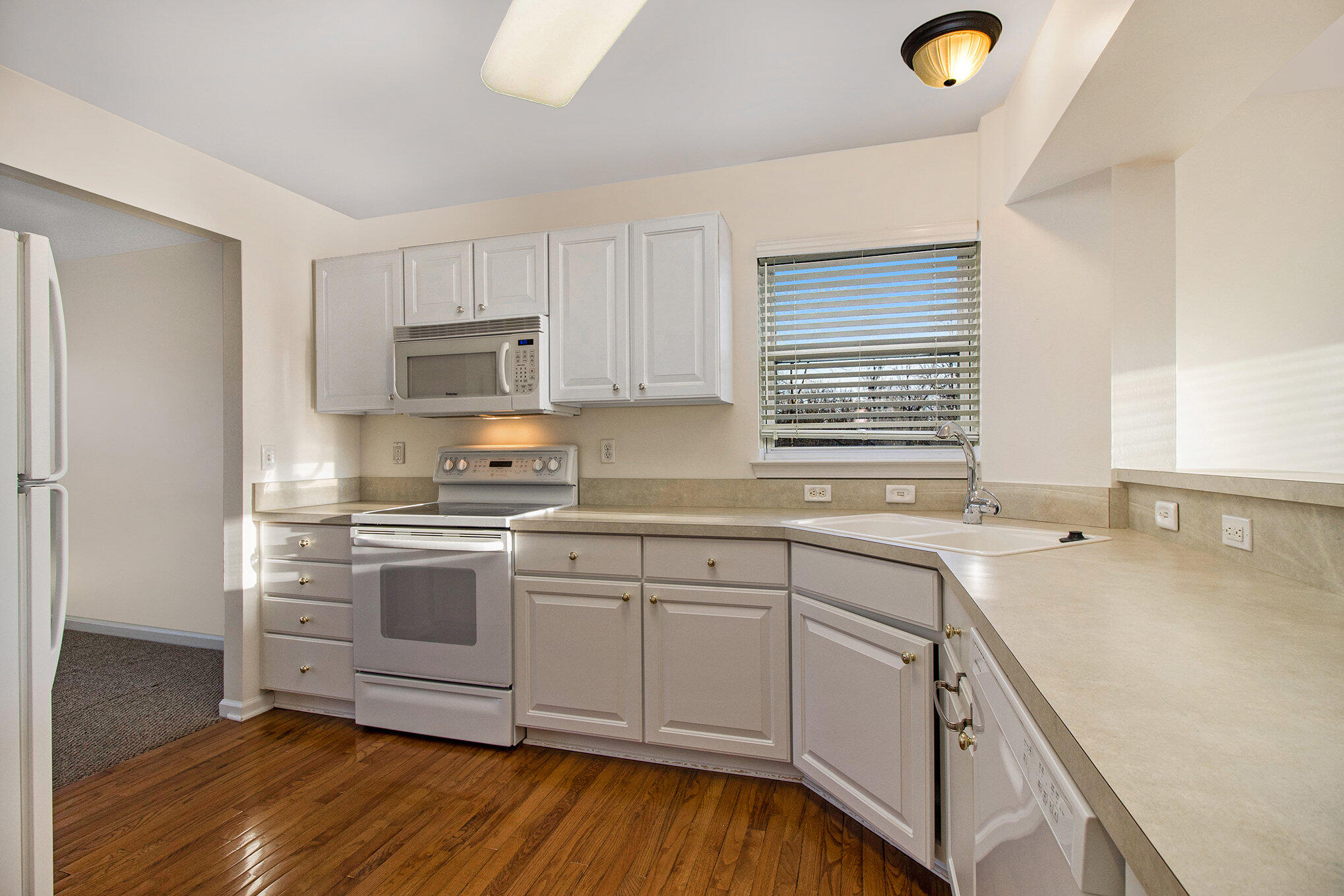 1740 S Maple Road Property Photo 9