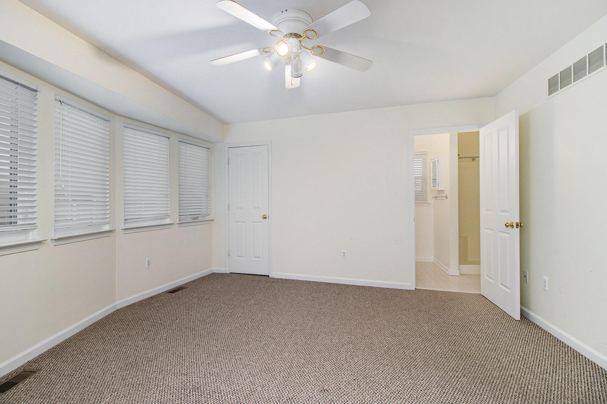 1740 S Maple Road Property Photo 16