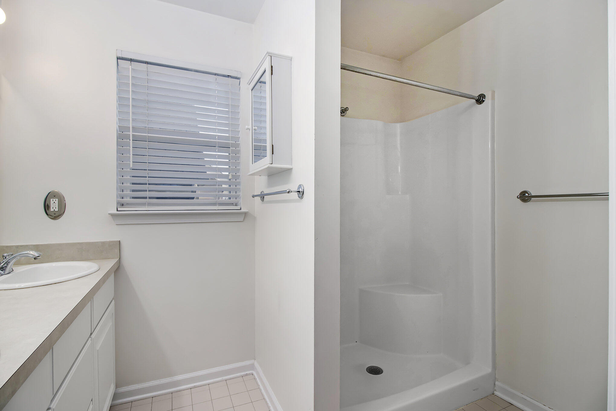 1740 S Maple Road Property Photo 18