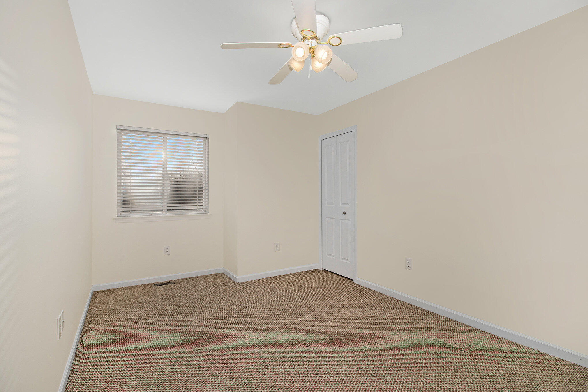 1740 S Maple Road Property Photo 21