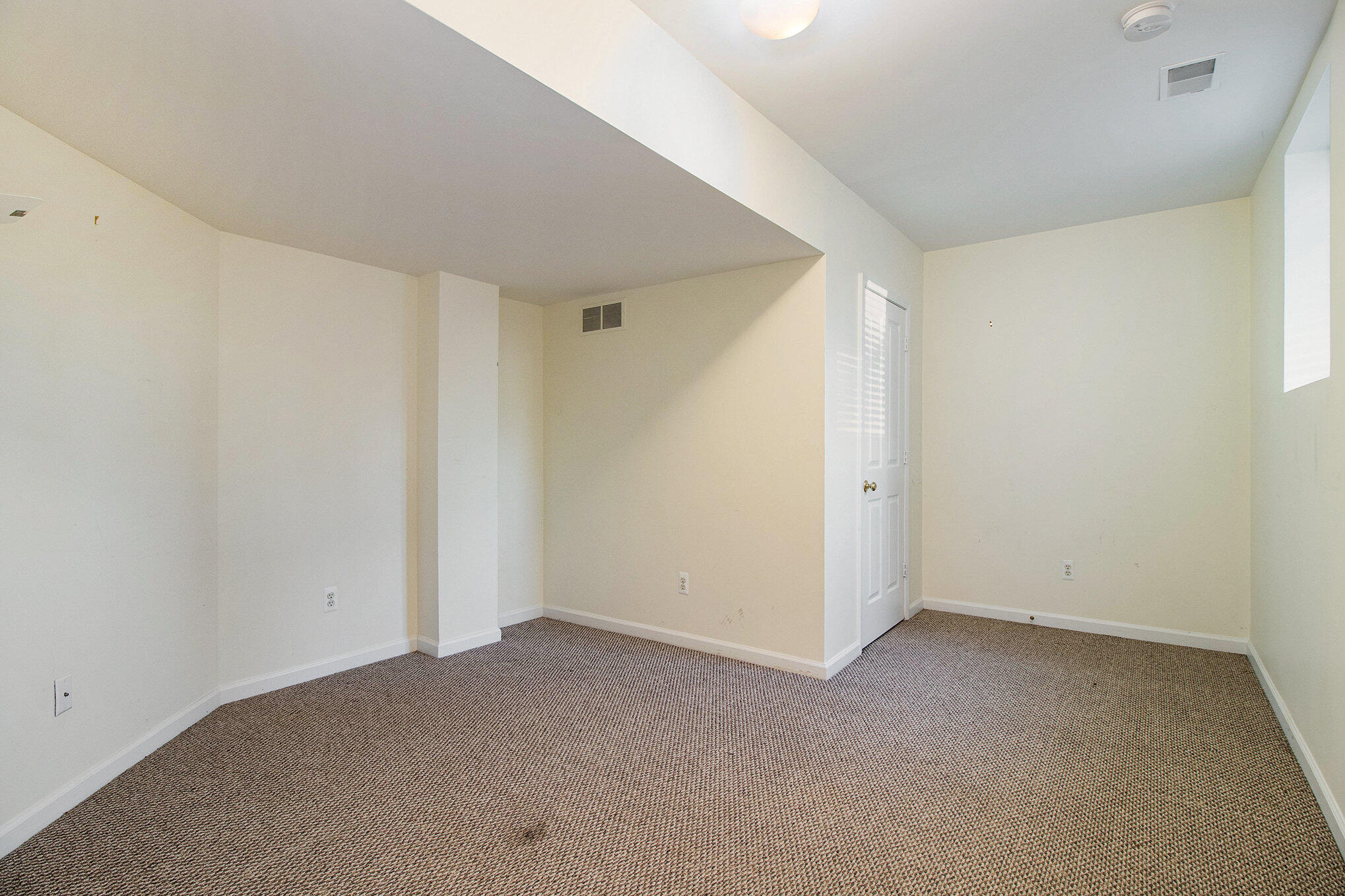 1740 S Maple Road Property Photo 23