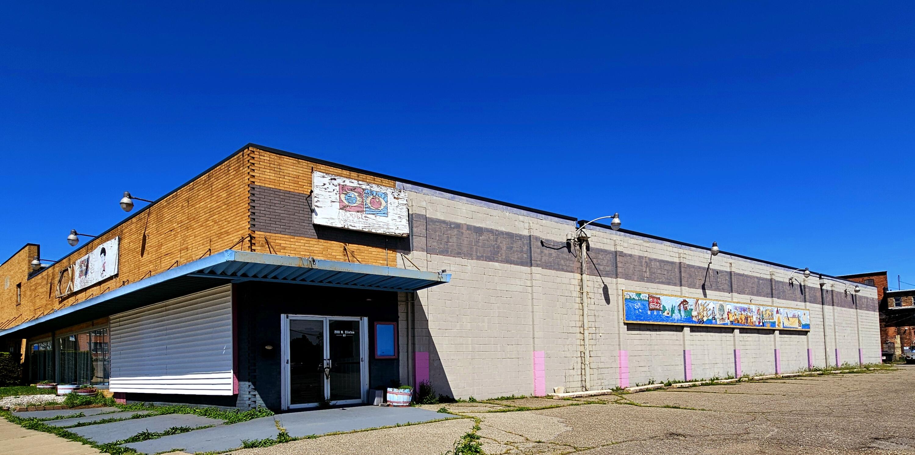 200 N Clinton Street Property Photo
