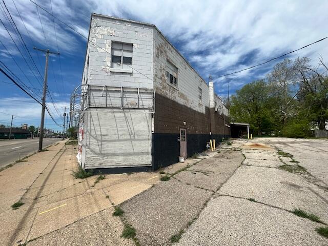 1396 W Michigan Avenue Property Photo 2