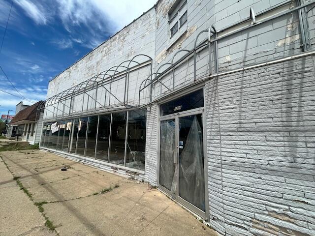 1396 W Michigan Avenue Property Photo 3