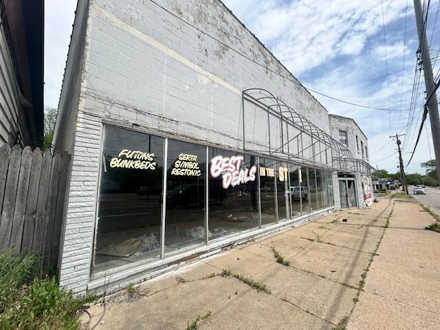1396 W Michigan Avenue Property Photo 4