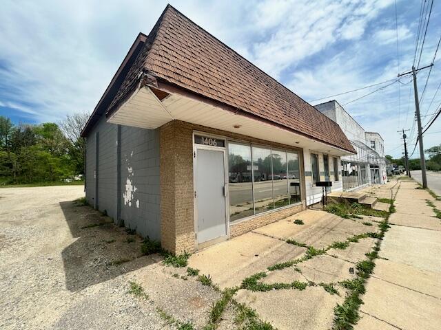 1396 W Michigan Avenue Property Photo 16