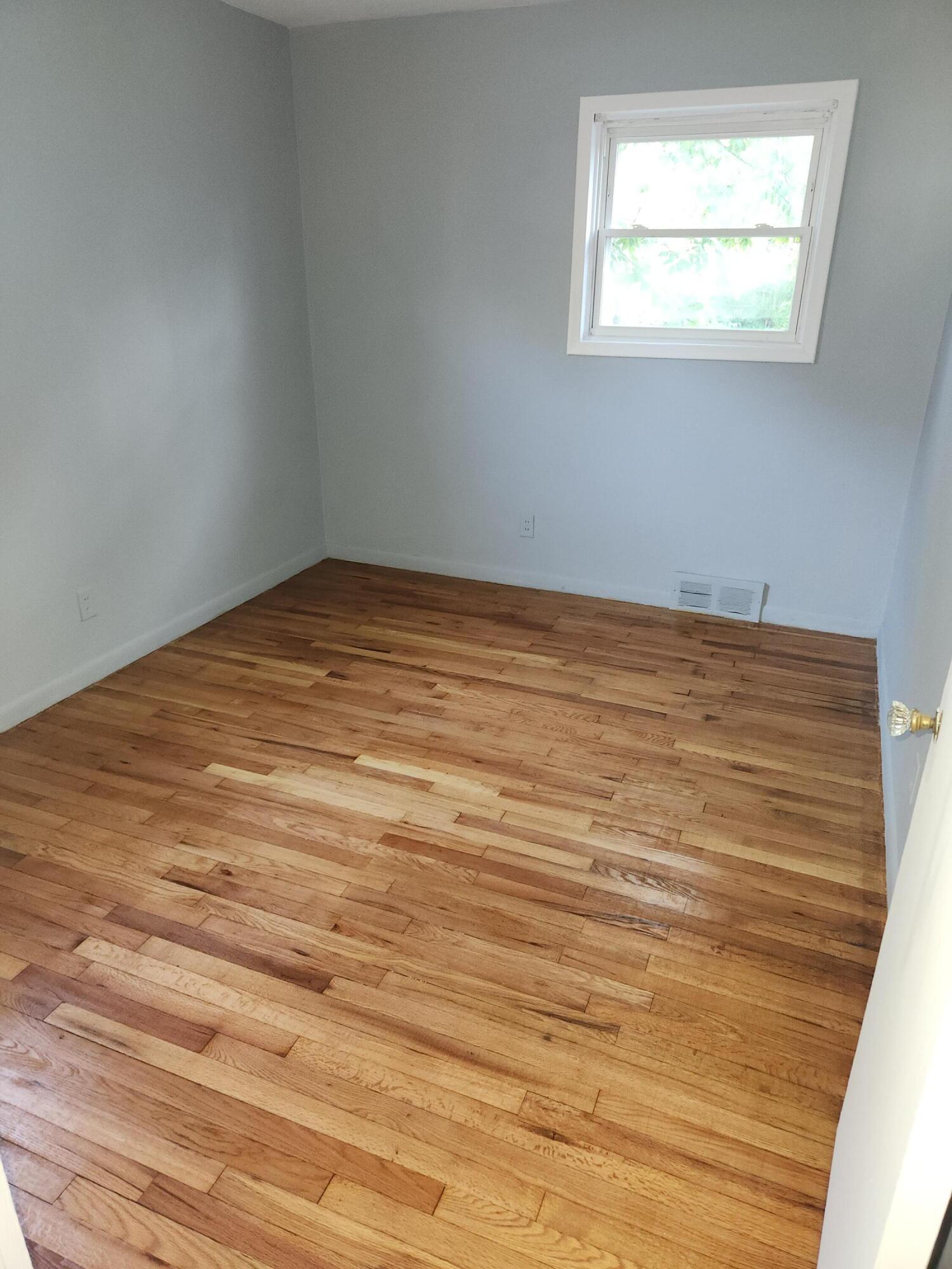 20529 Grandview Street Property Photo 6