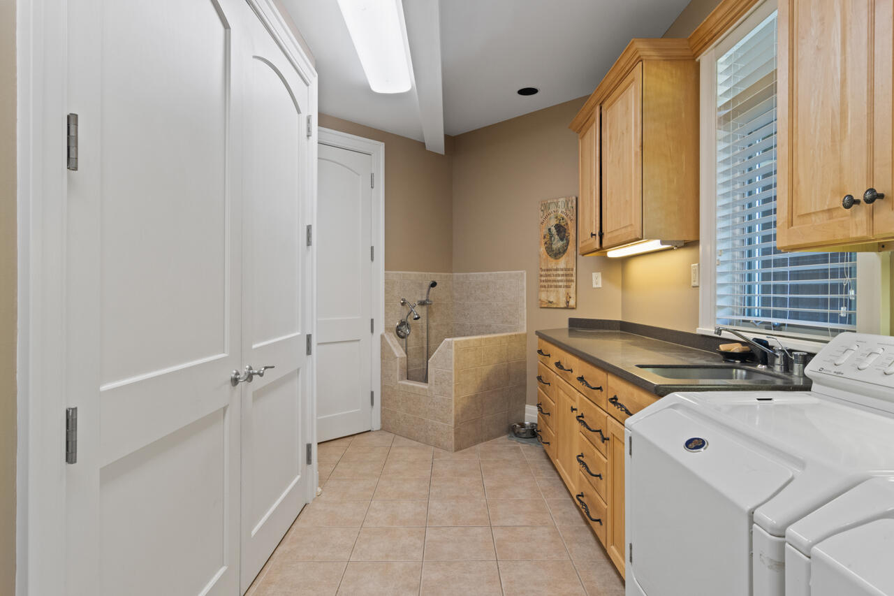 7545 Oyster Bay Drive, 4 Property Photo 39
