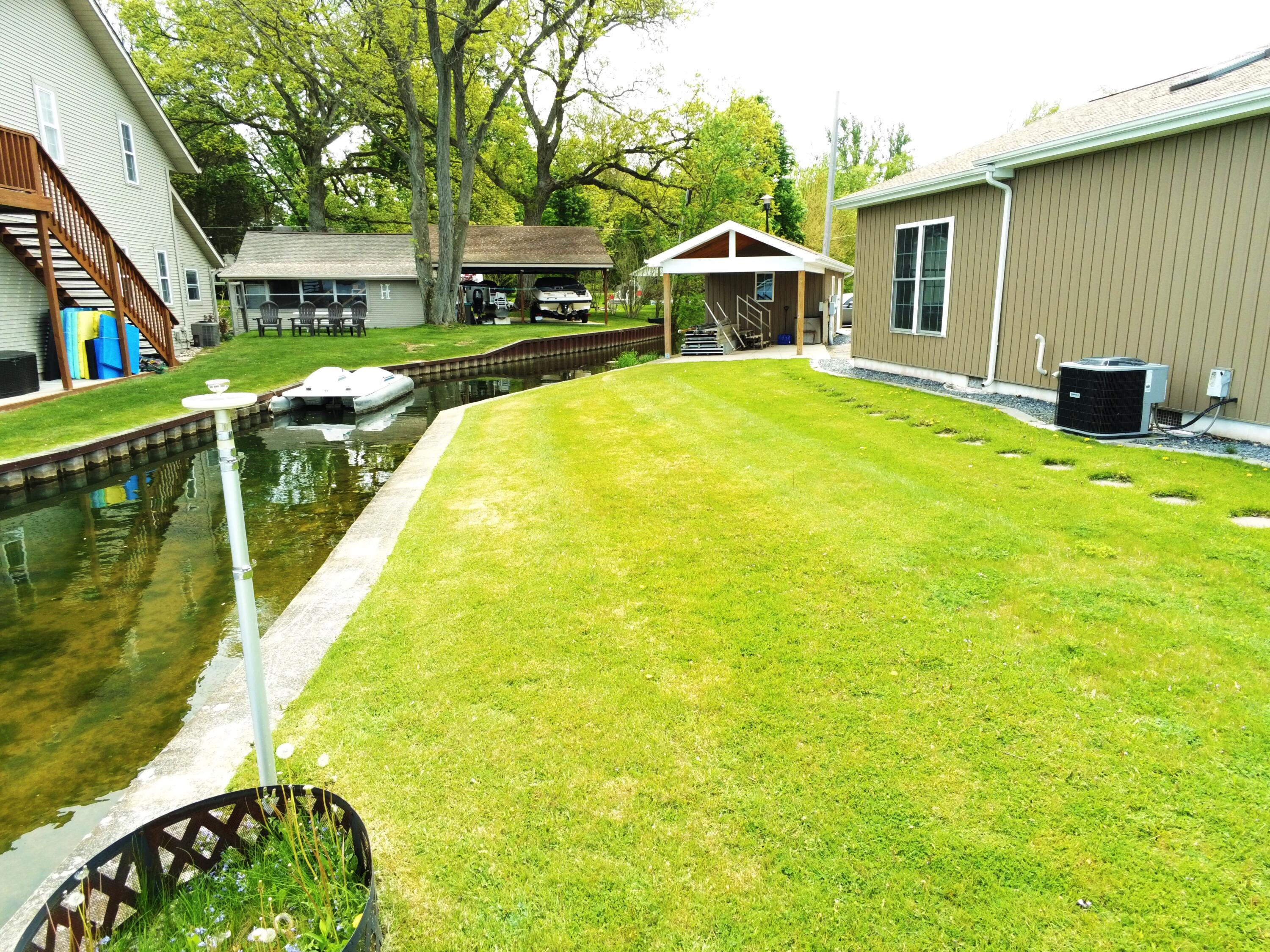 216 Sandalwood Drive Property Photo 12