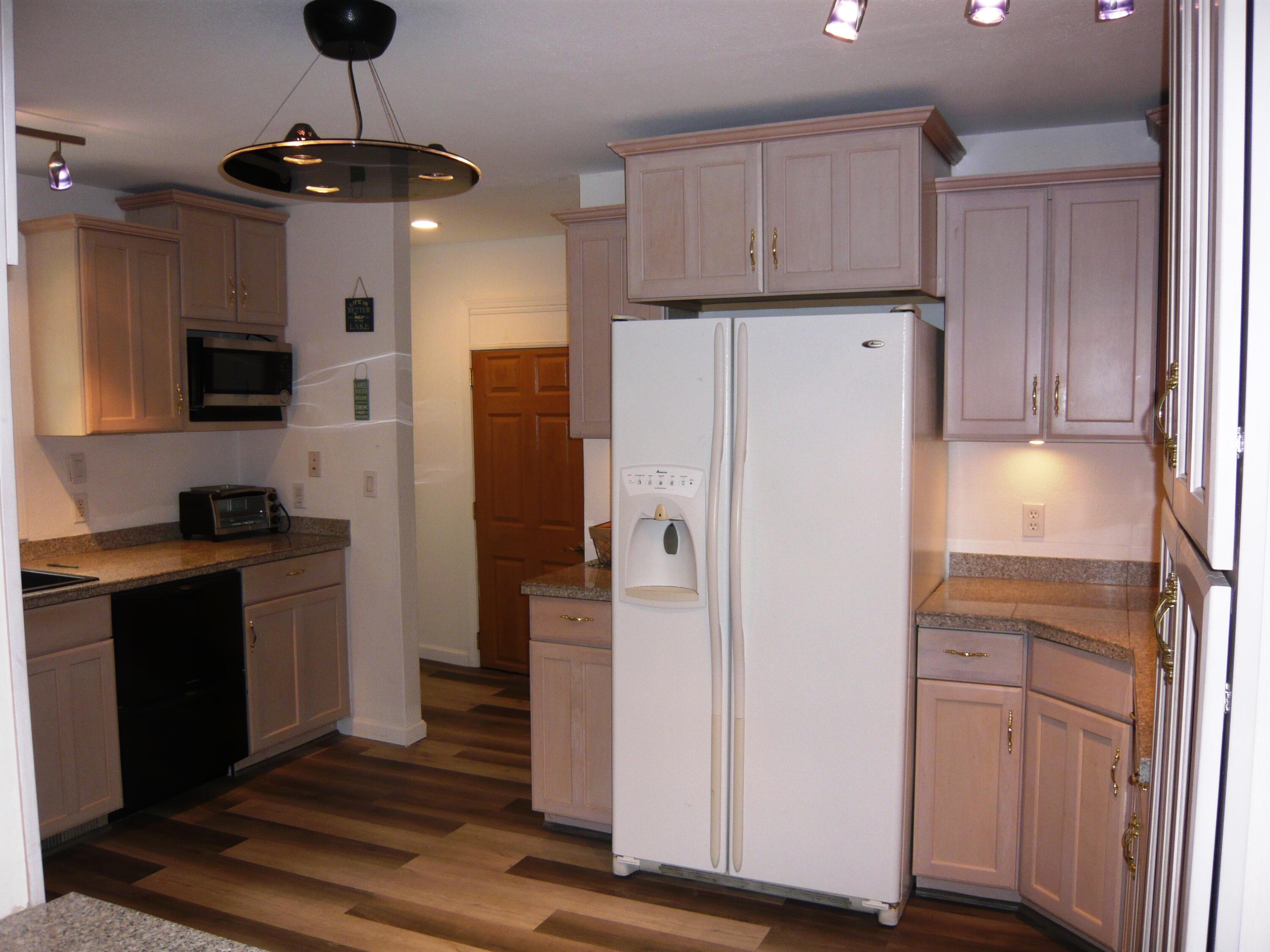 216 Sandalwood Drive Property Photo 15
