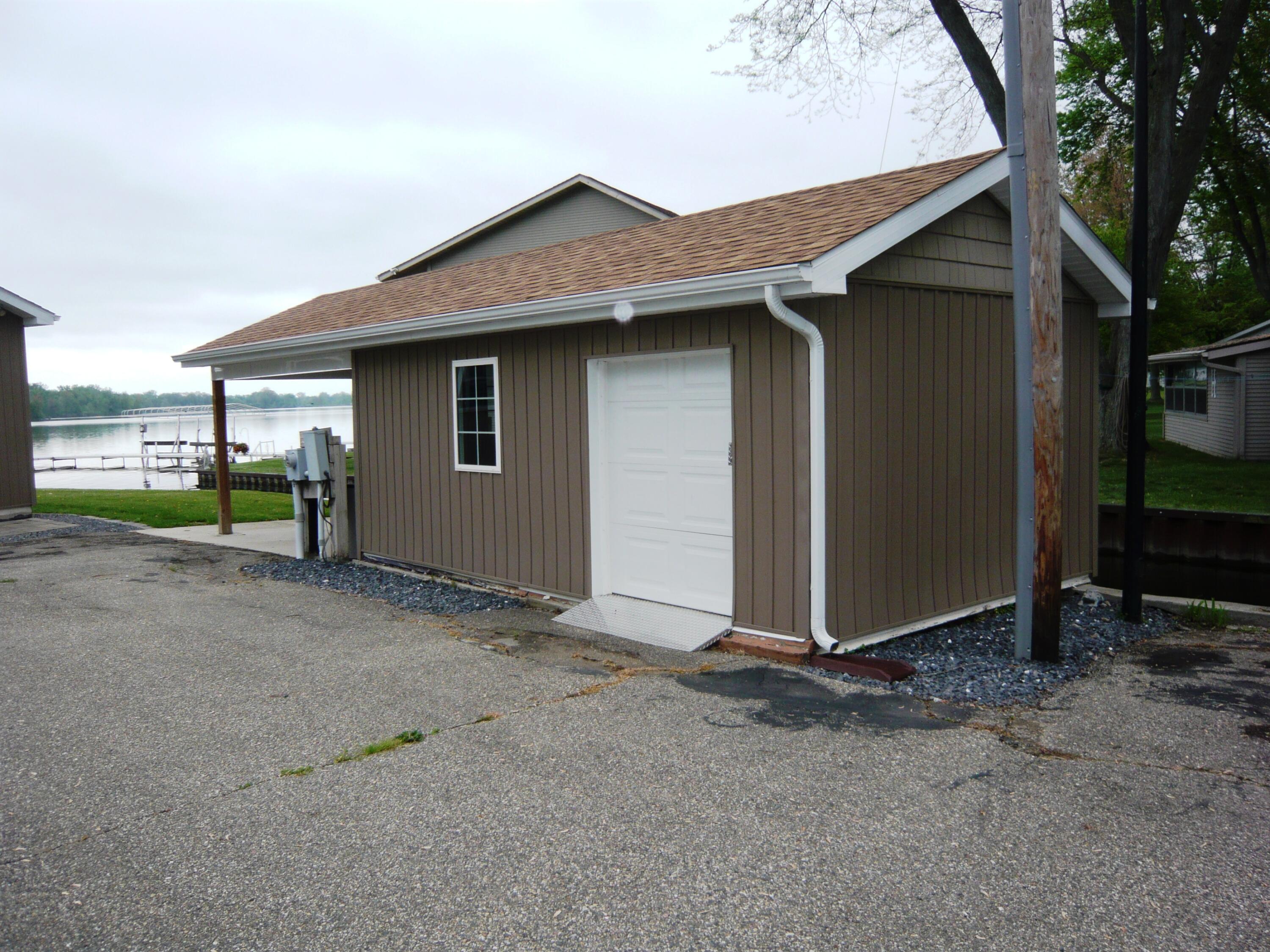 216 Sandalwood Drive Property Photo 53