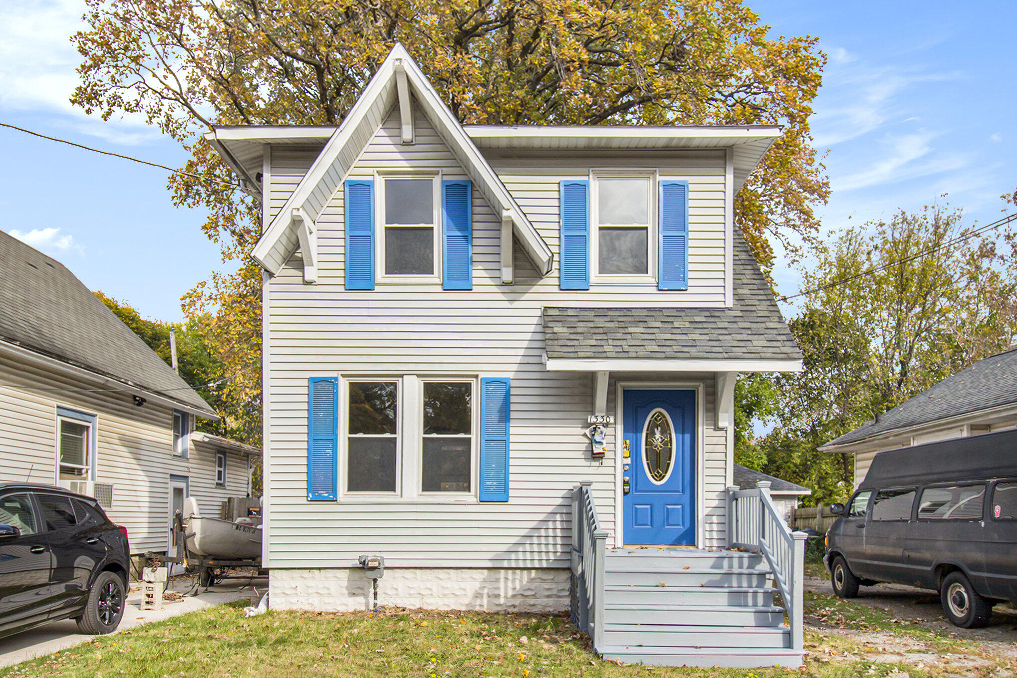 1330 W Hillsdale Street Property Photo 2