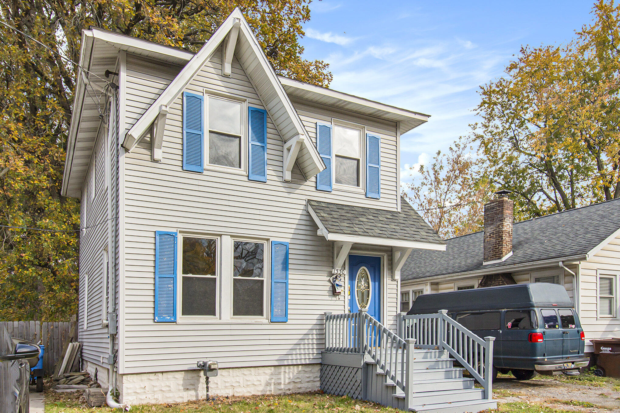 1330 W Hillsdale Street Property Photo 3