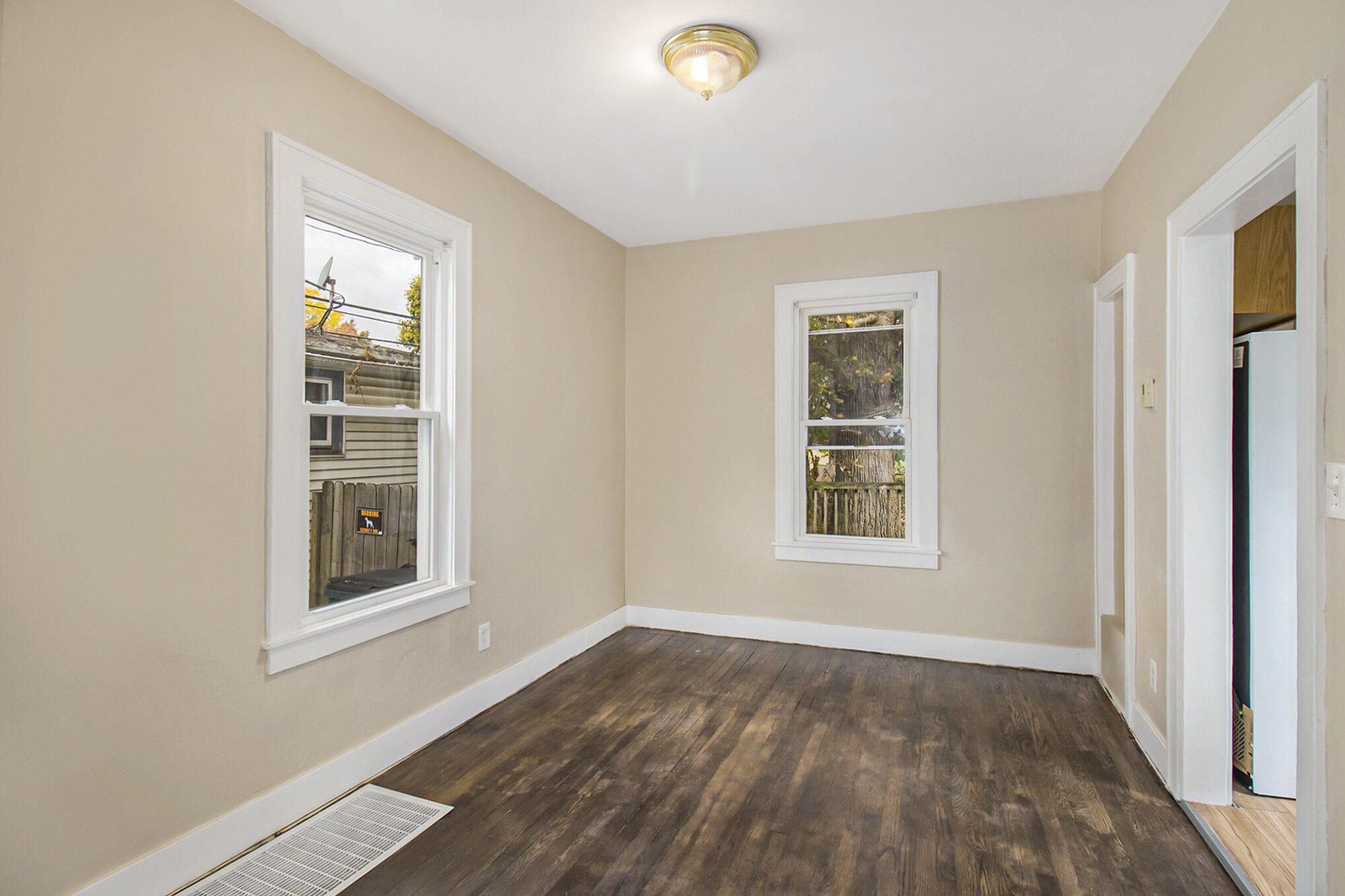 1330 W Hillsdale Street Property Photo 7