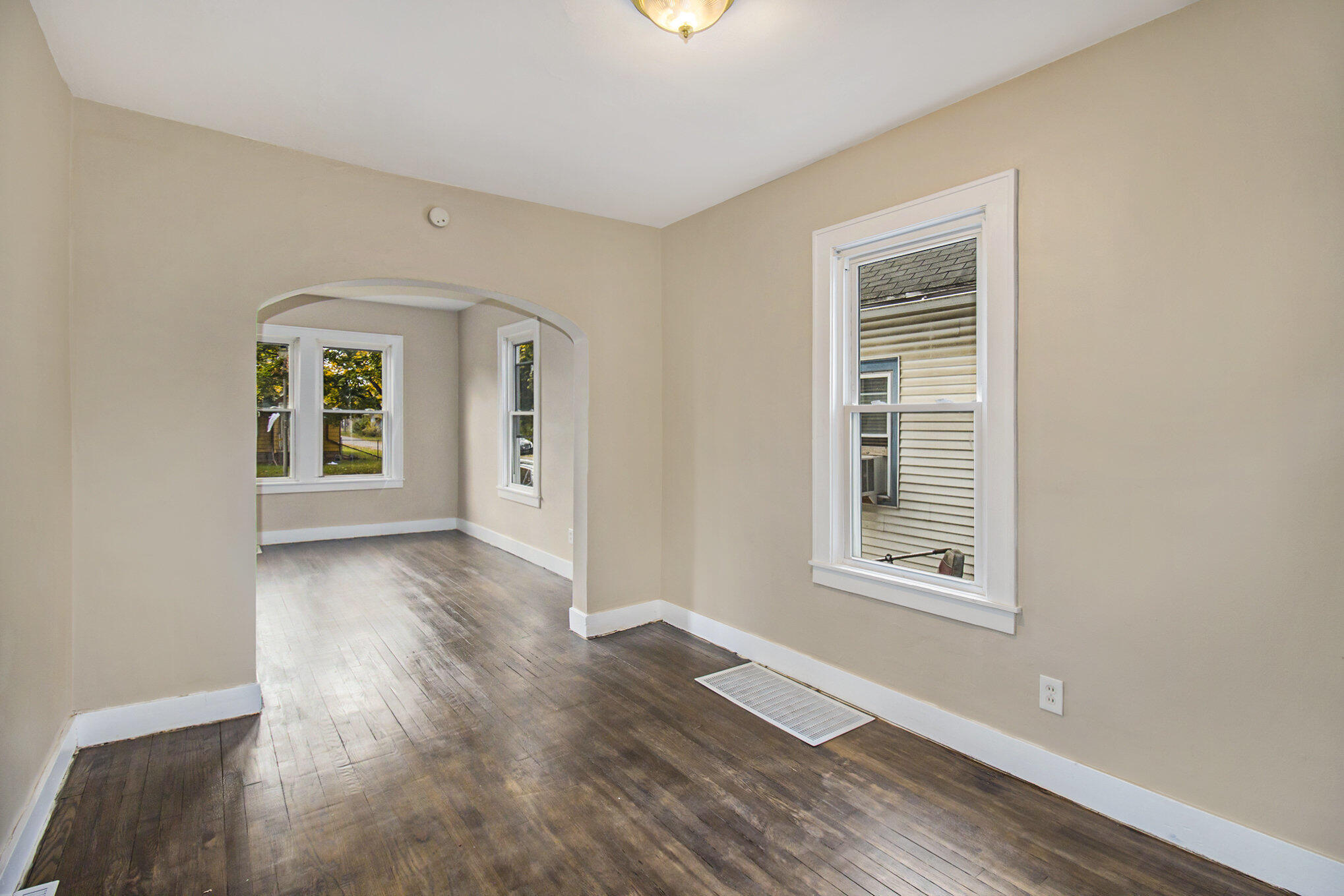 1330 W Hillsdale Street Property Photo 8