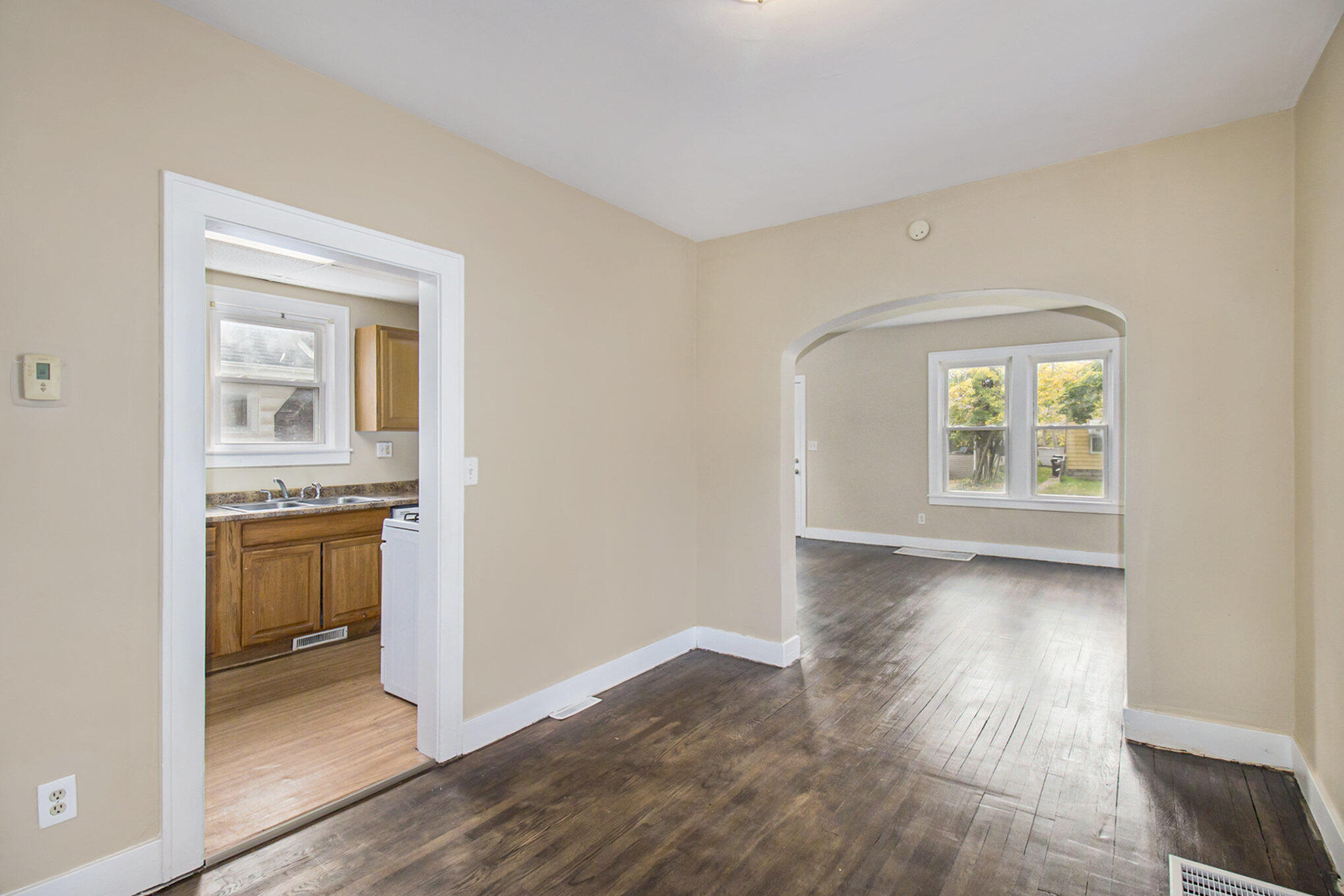 1330 W Hillsdale Street Property Photo 9