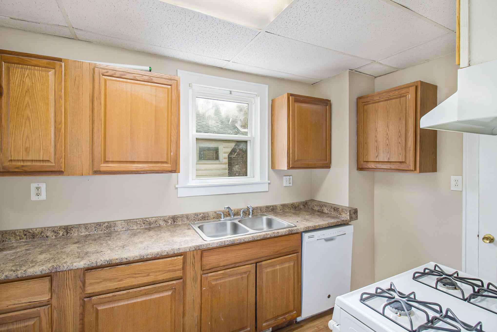 1330 W Hillsdale Street Property Photo 12