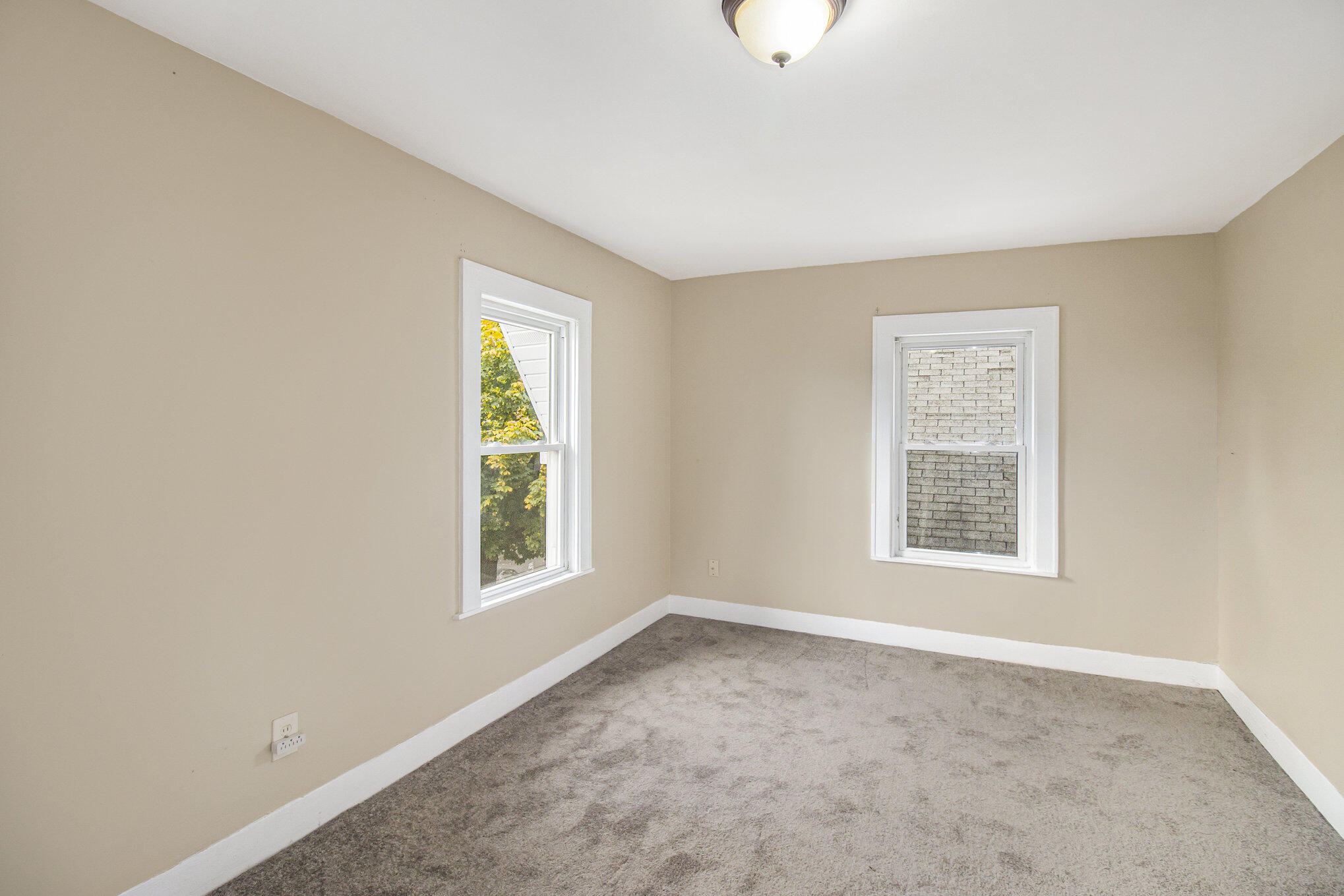 1330 W Hillsdale Street Property Photo 17