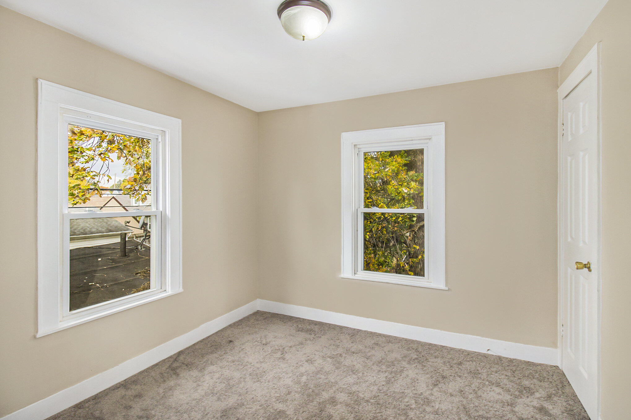 1330 W Hillsdale Street Property Photo 18