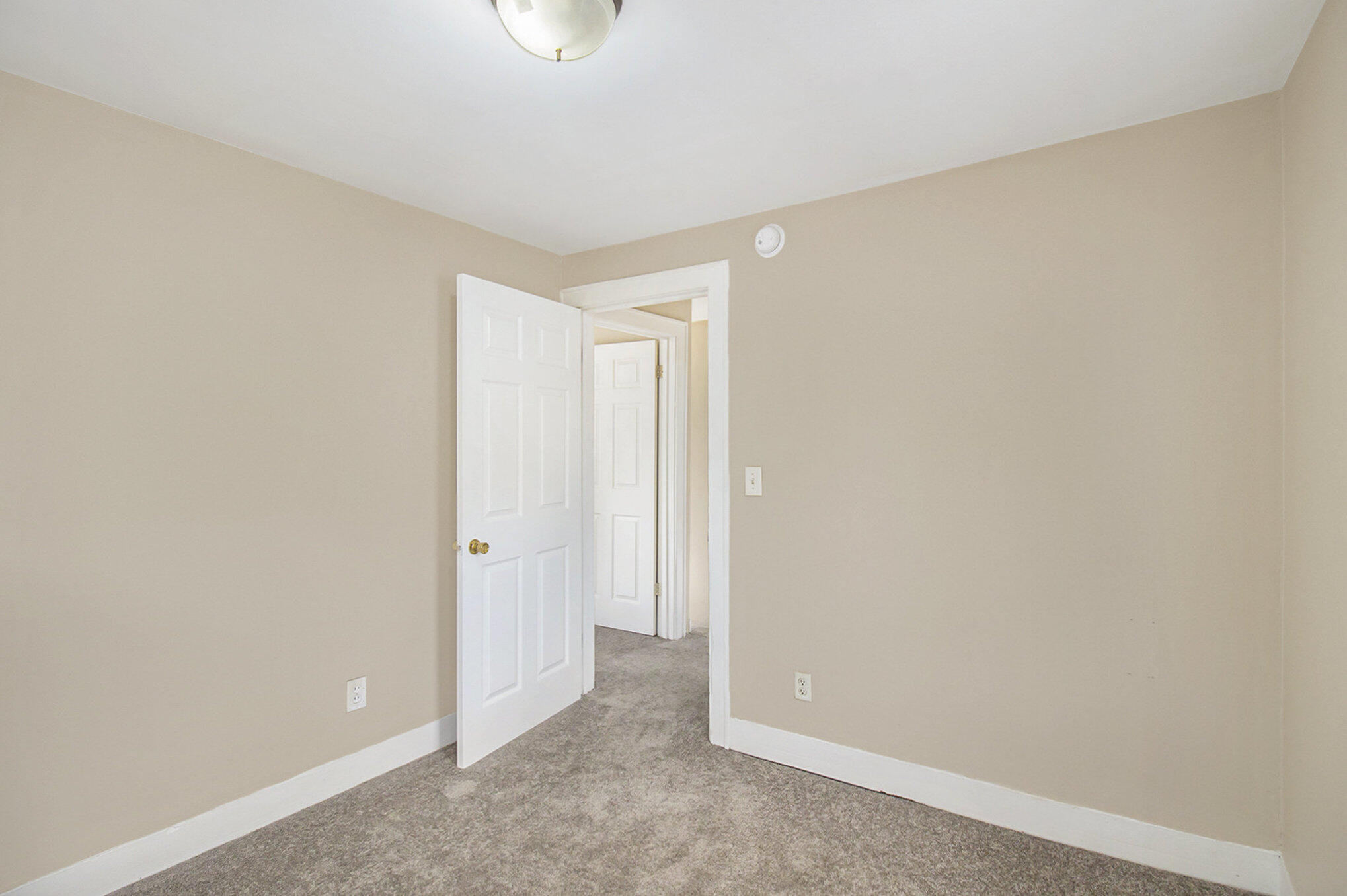 1330 W Hillsdale Street Property Photo 19
