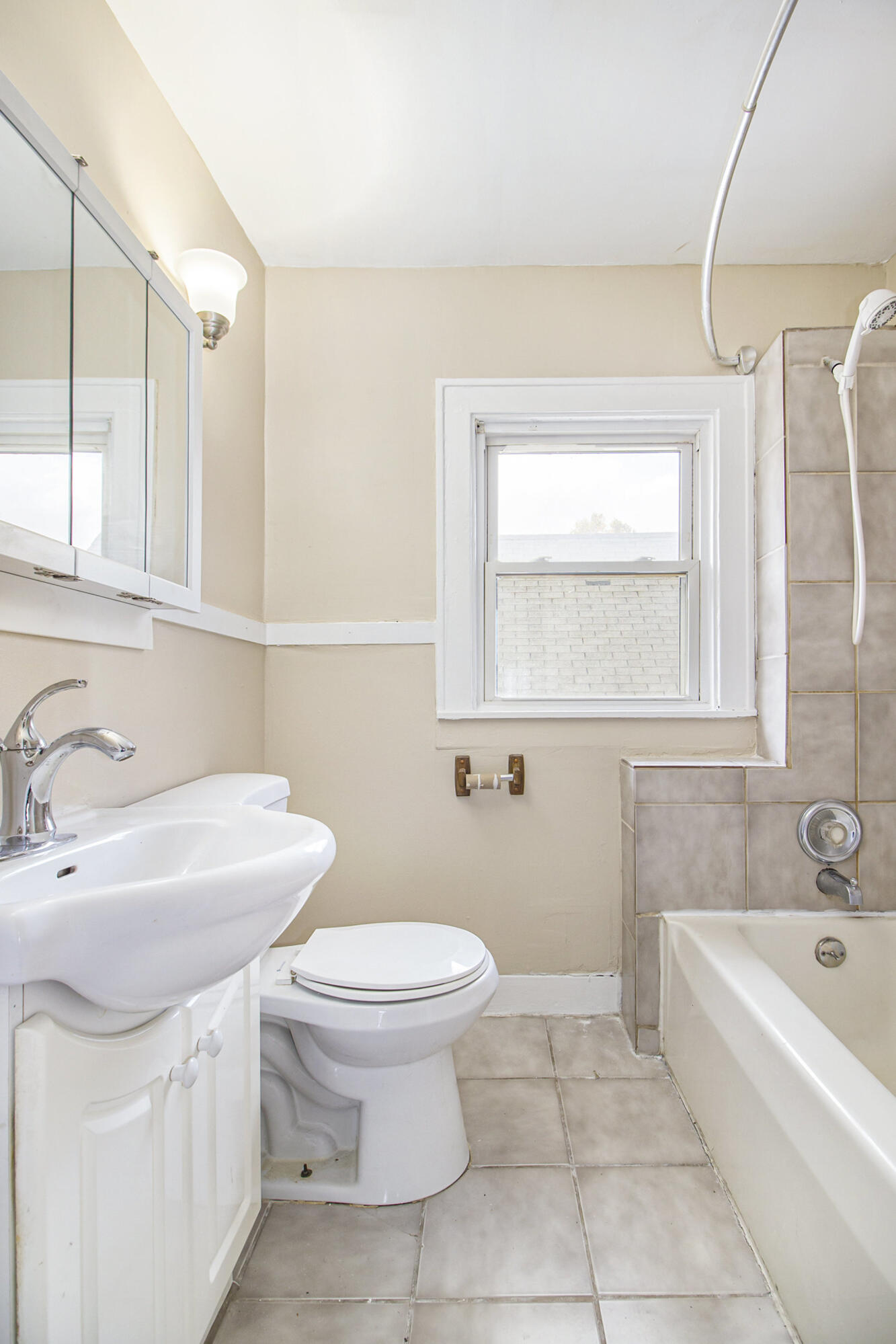 1330 W Hillsdale Street Property Photo 20