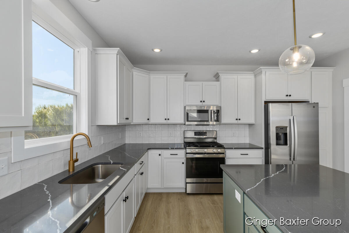 11454 Shoreline Drive, 109 Property Photo 8