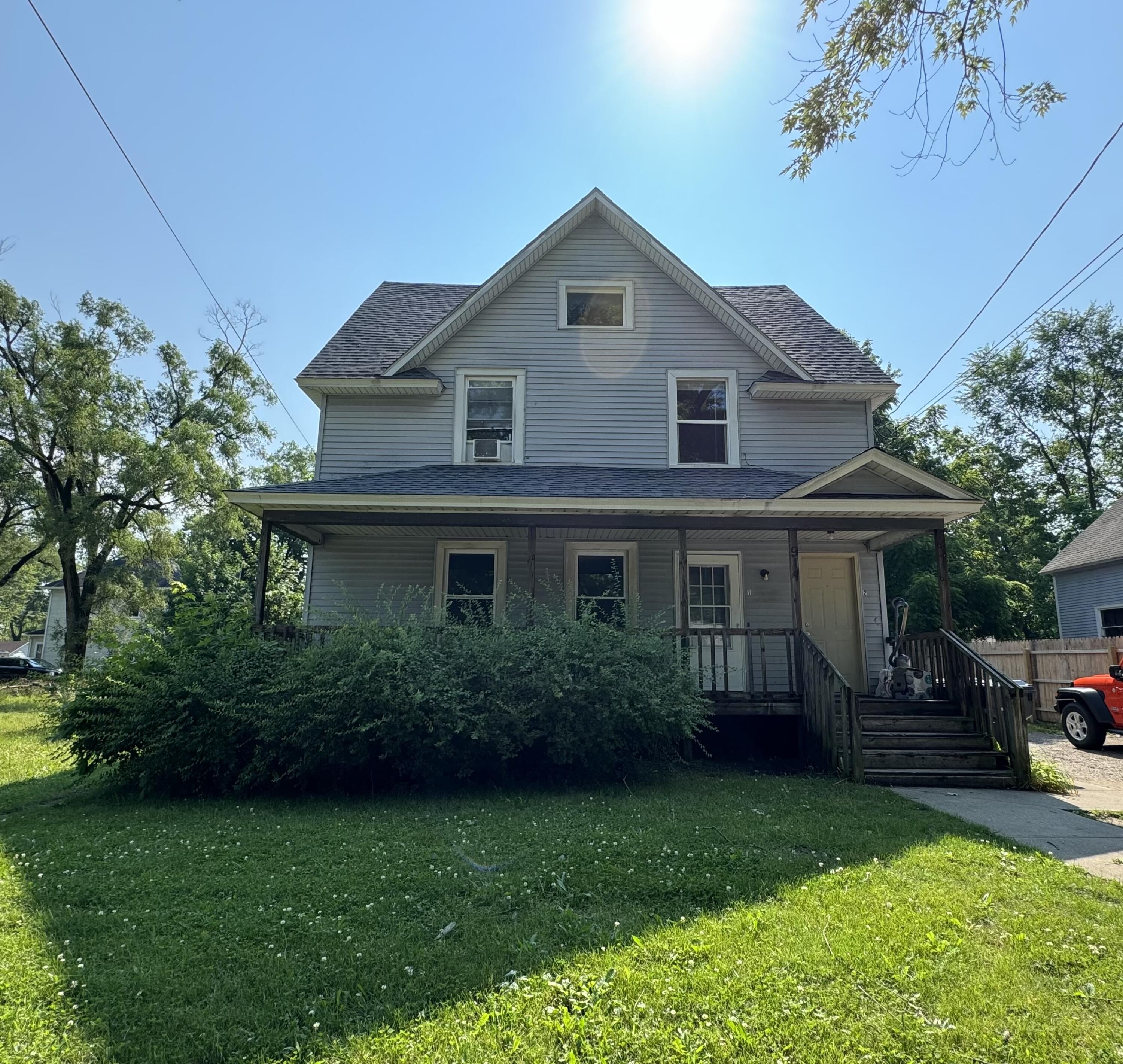 911 Mills Street Property Photo