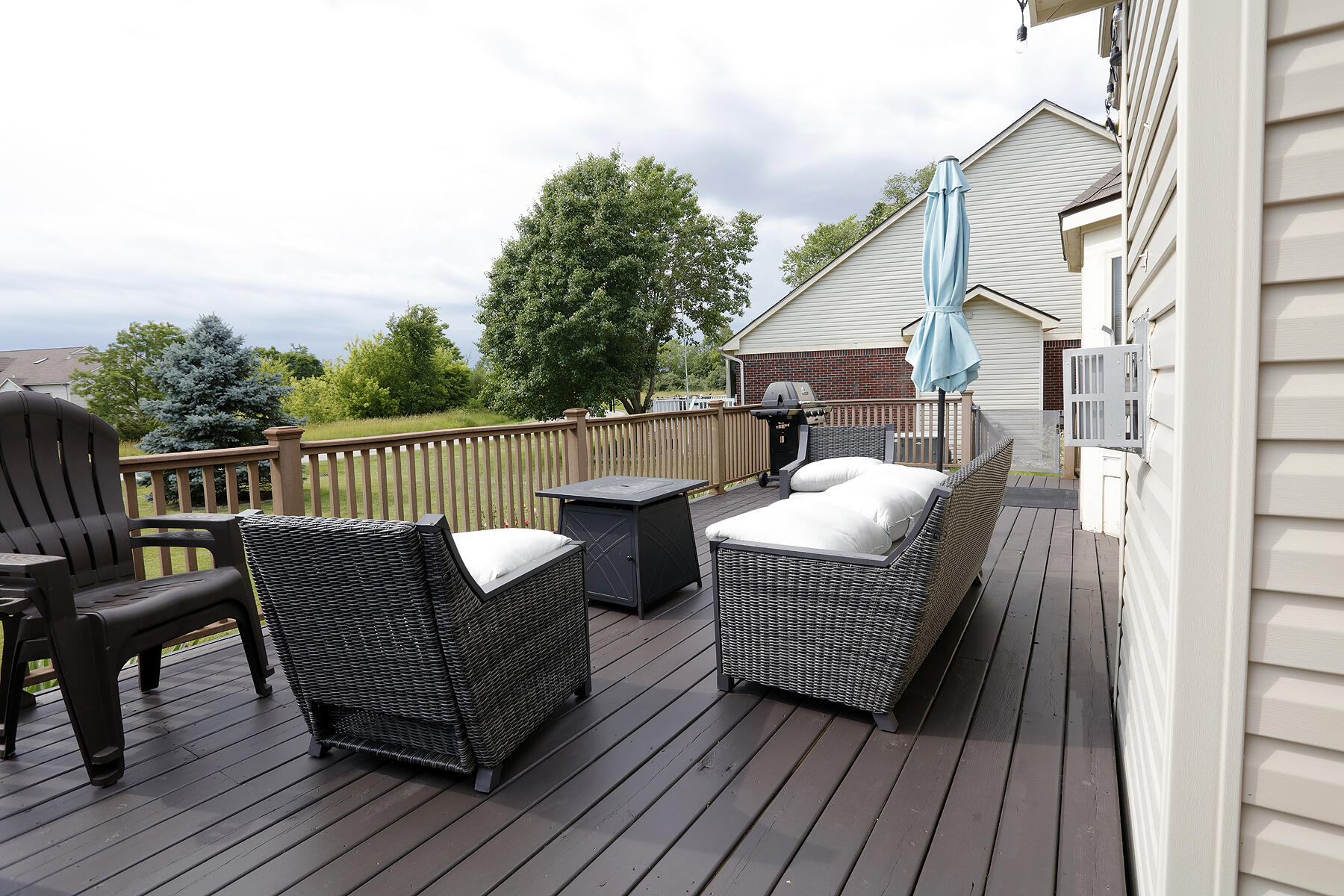 807 War Bonnet Drive Property Photo 7