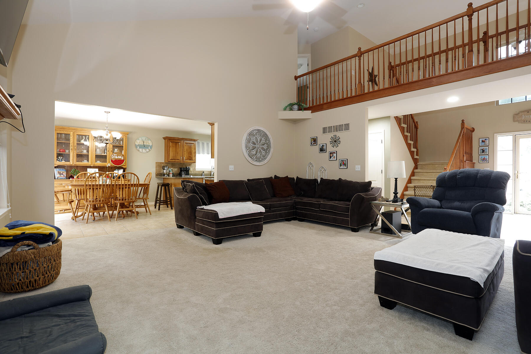 807 War Bonnet Drive Property Photo 9