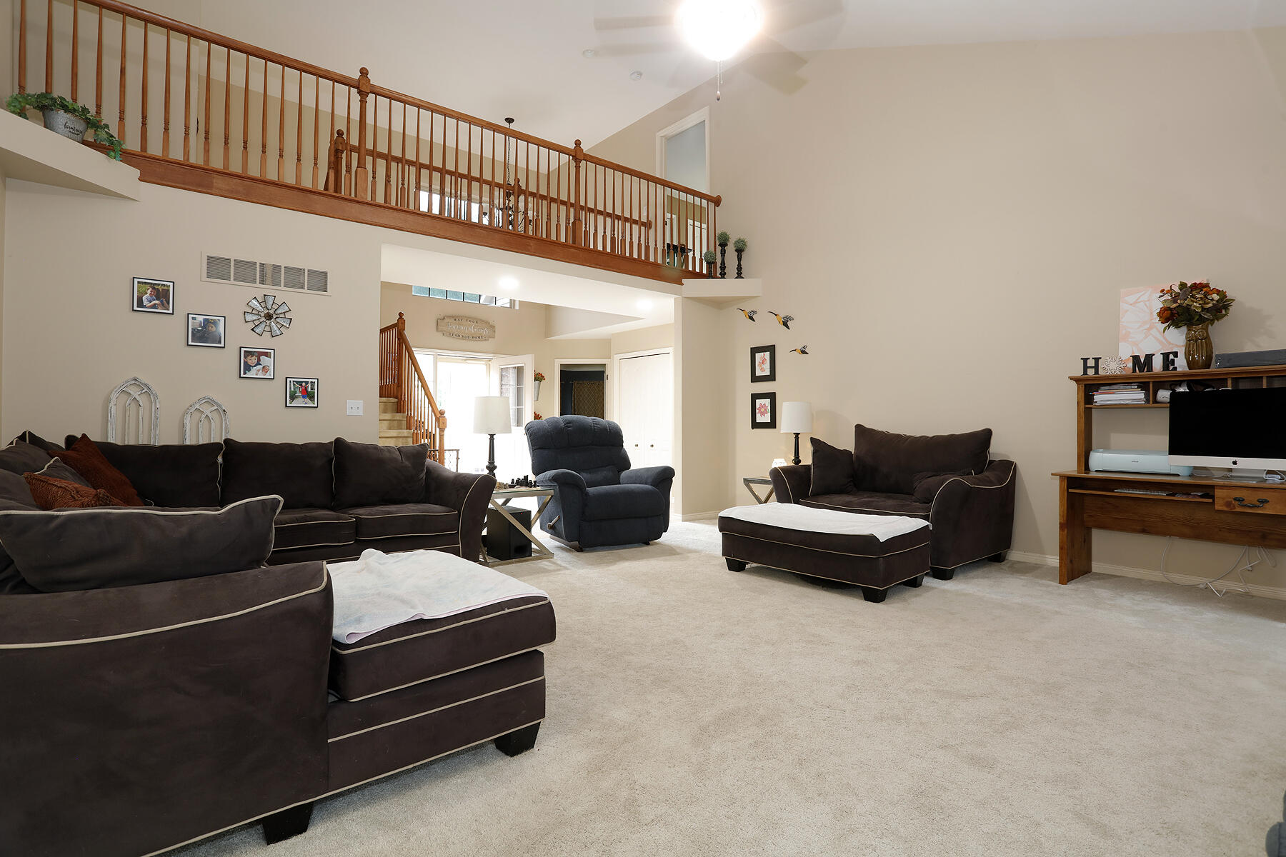 807 War Bonnet Drive Property Photo 10