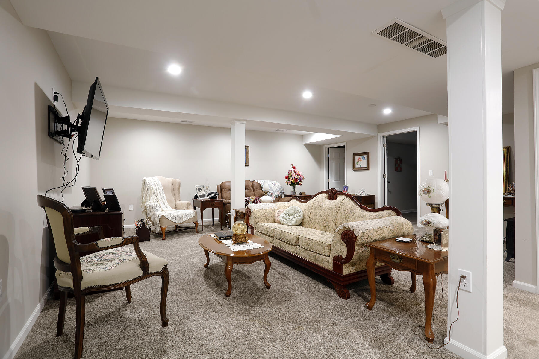 807 War Bonnet Drive Property Photo 31