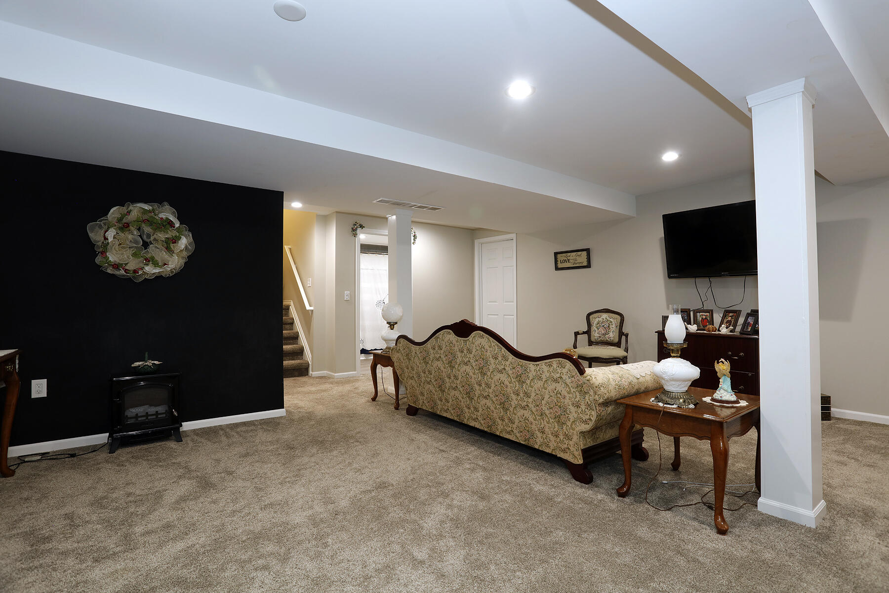 807 War Bonnet Drive Property Photo 32