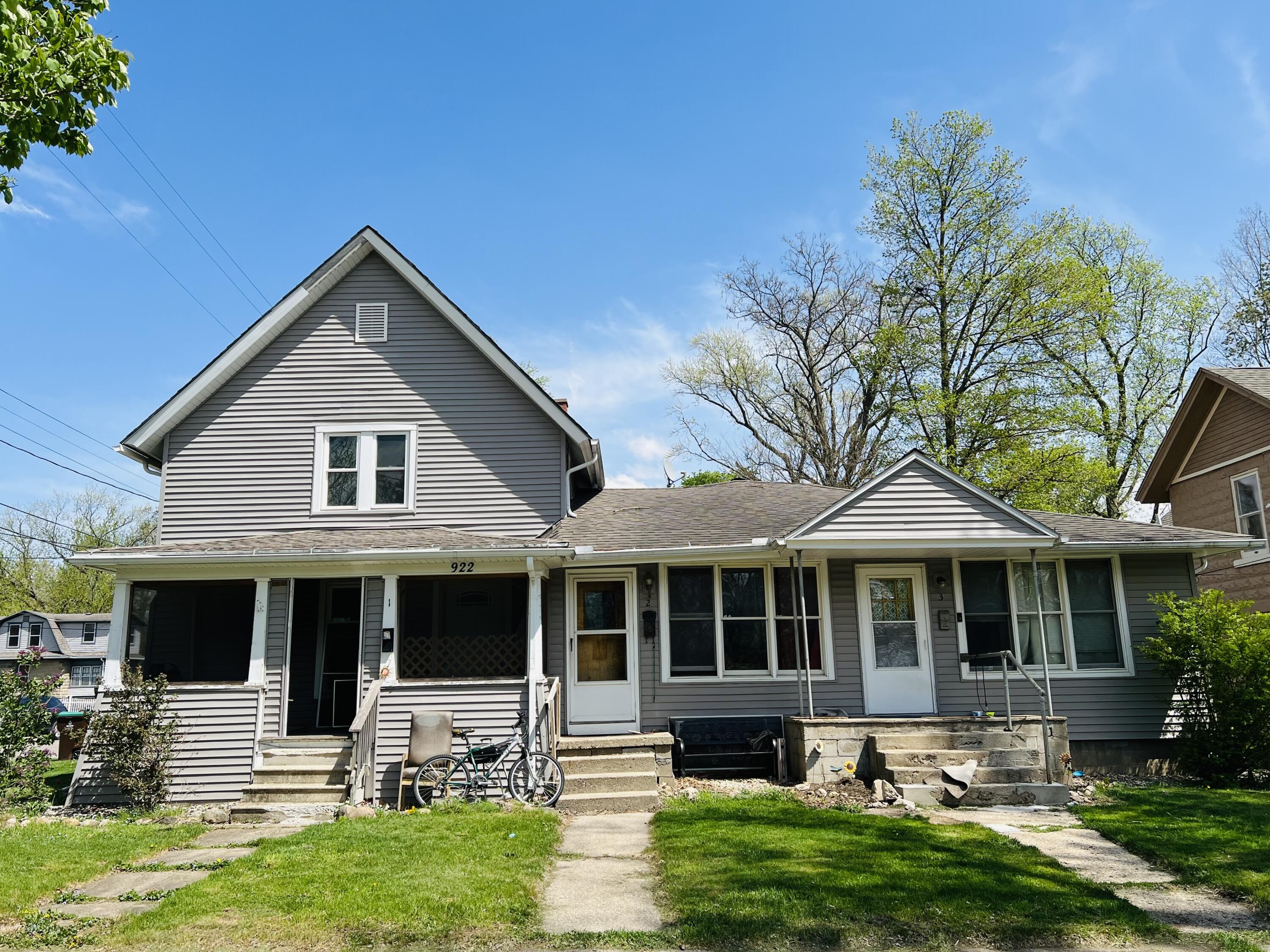 922 N Superior Street Property Photo