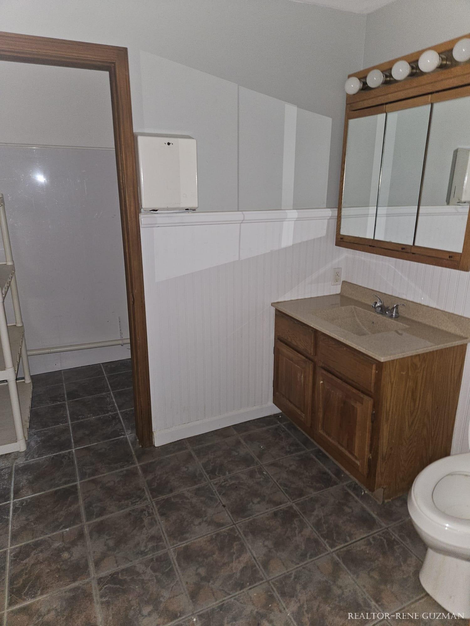 750 Capital Avenue Ne Property Photo 12