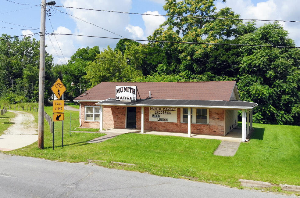 100 N Main Street Property Photo