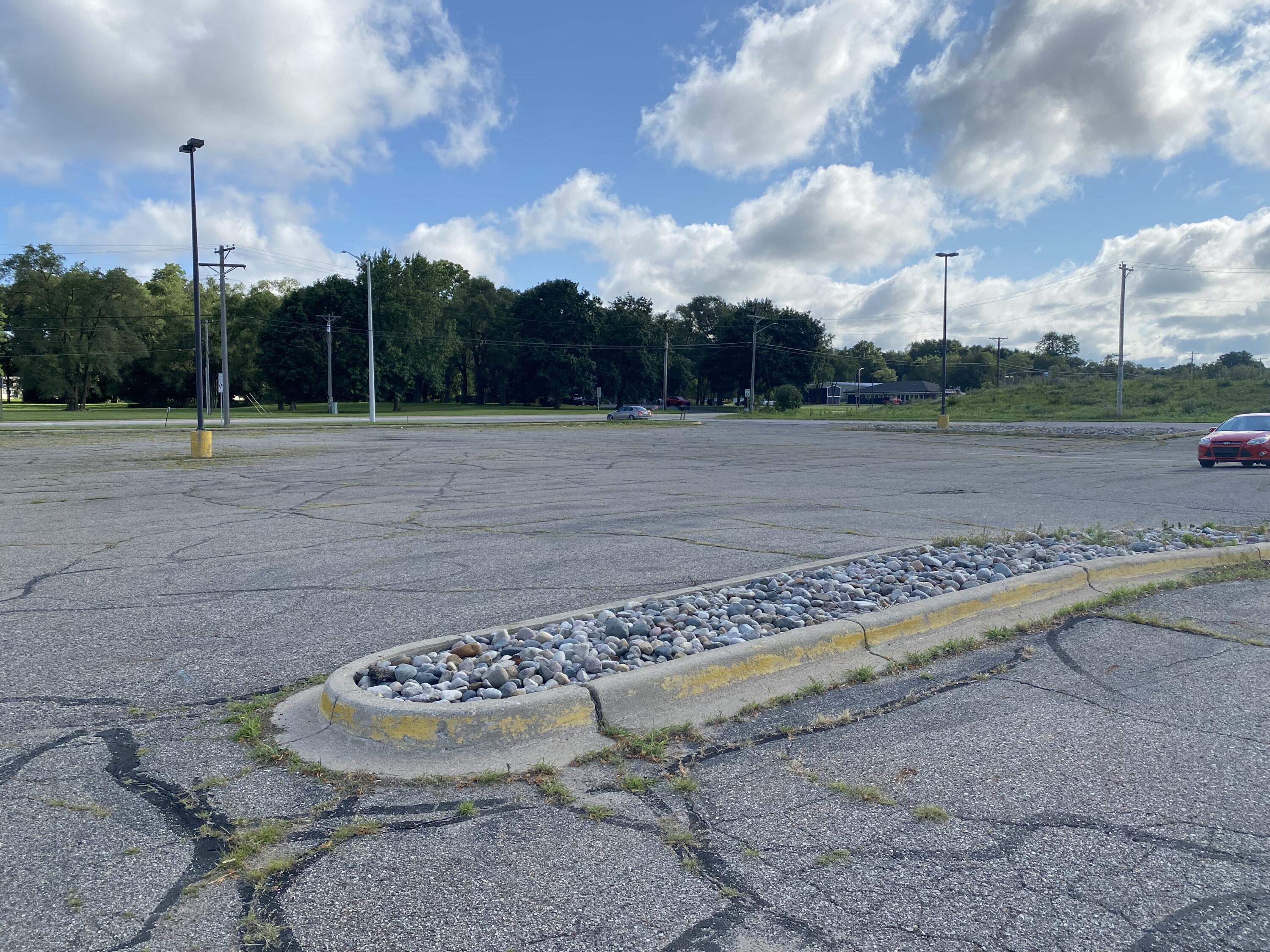 1717 E Chicago Road Property Photo 2