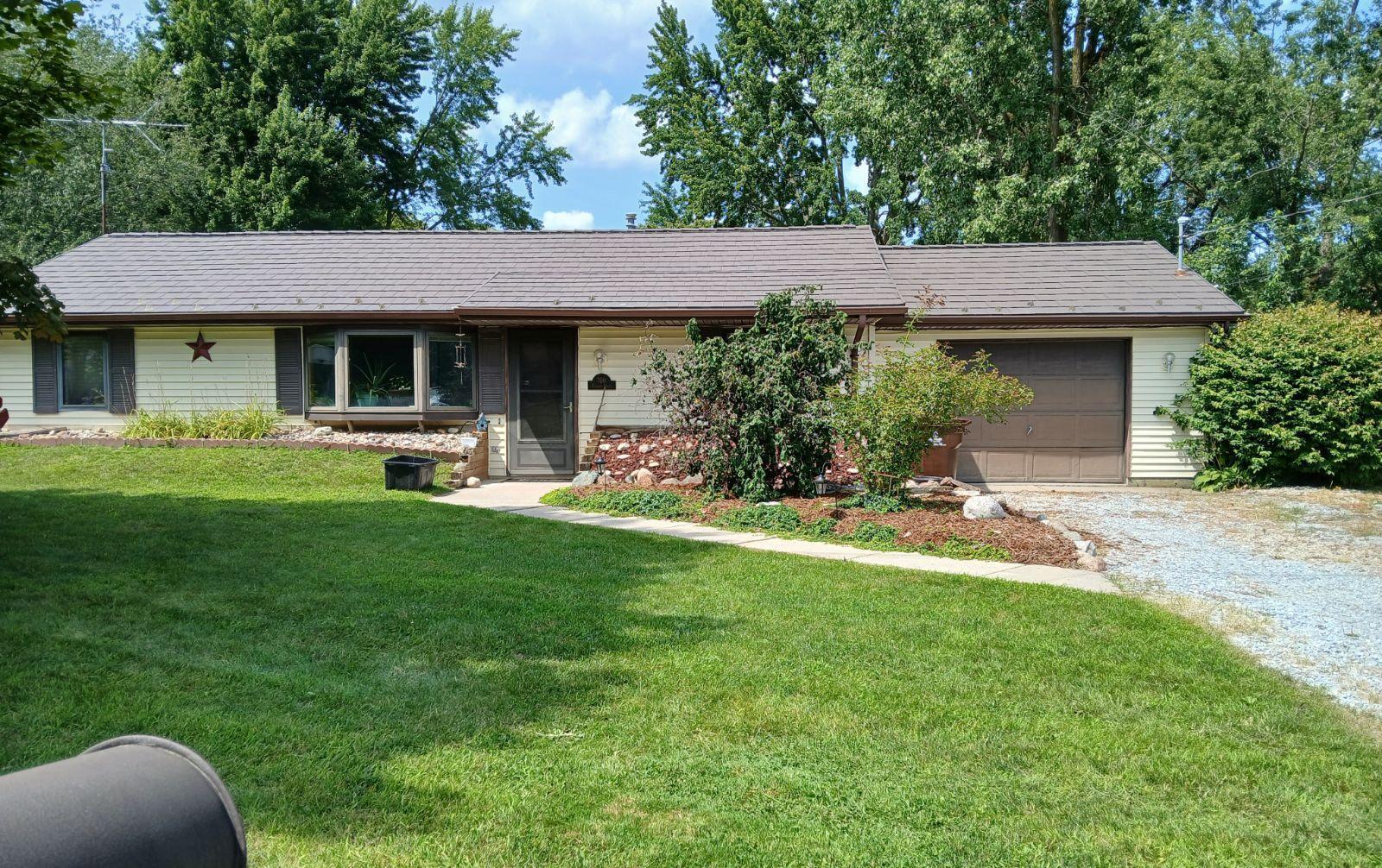 700 Fairway Drive Property Photo