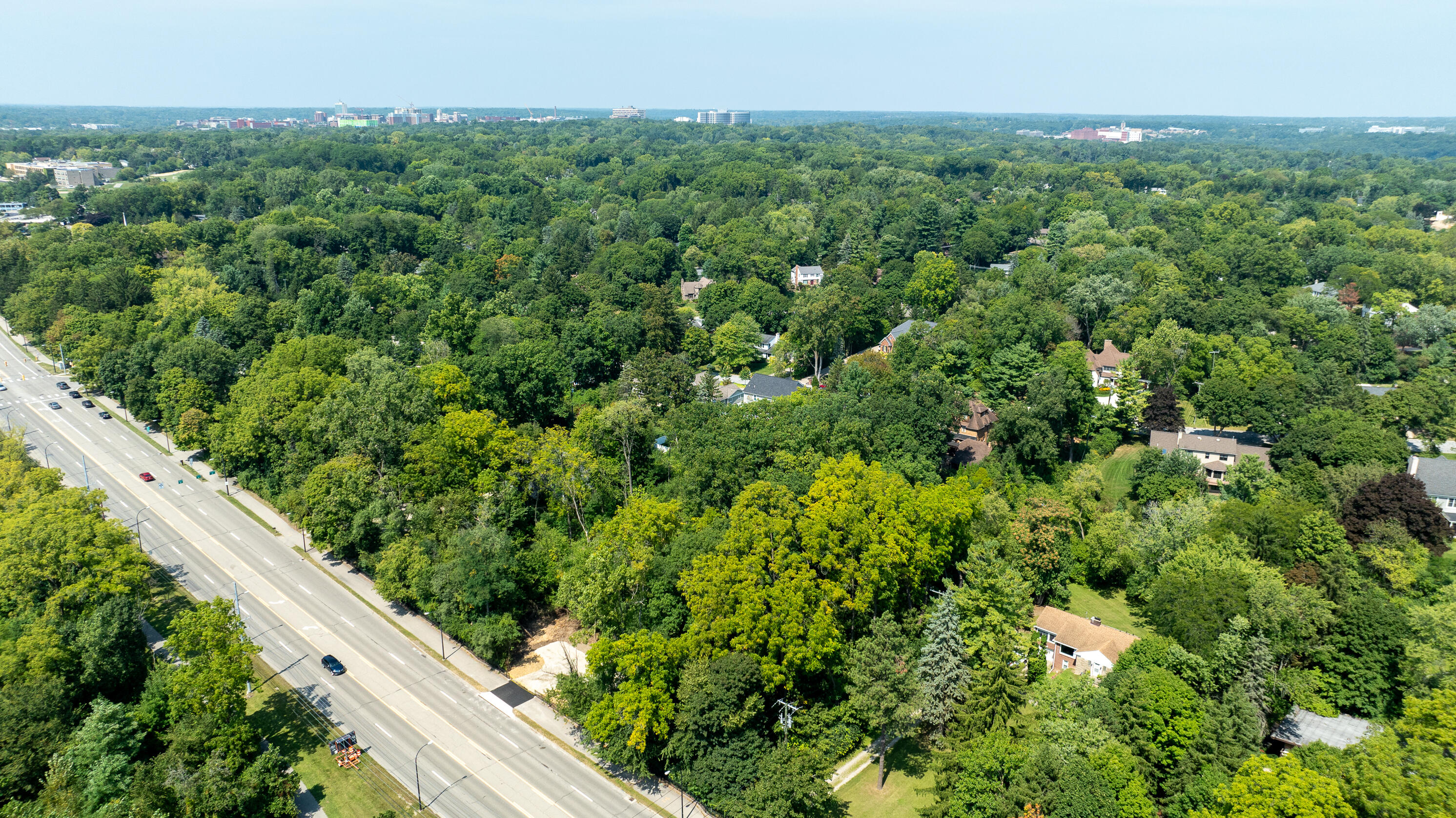 2731 Washtenaw Avenue Property Photo 4