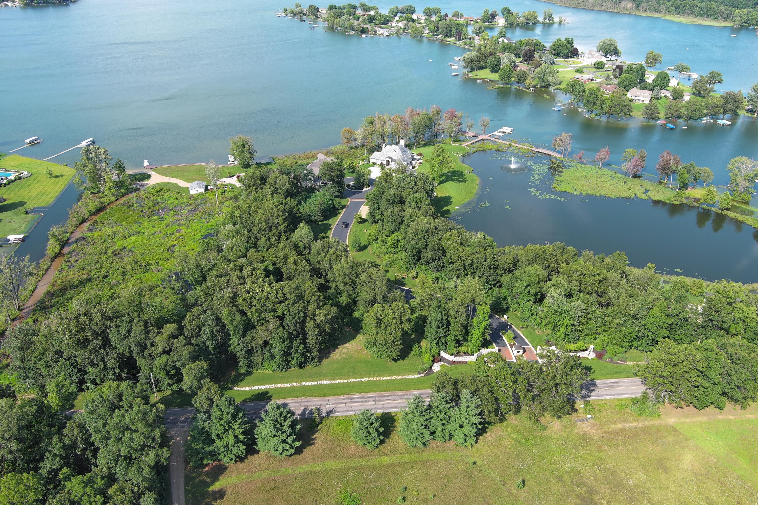 12333 Crowne Pointe Drive Property Photo 18