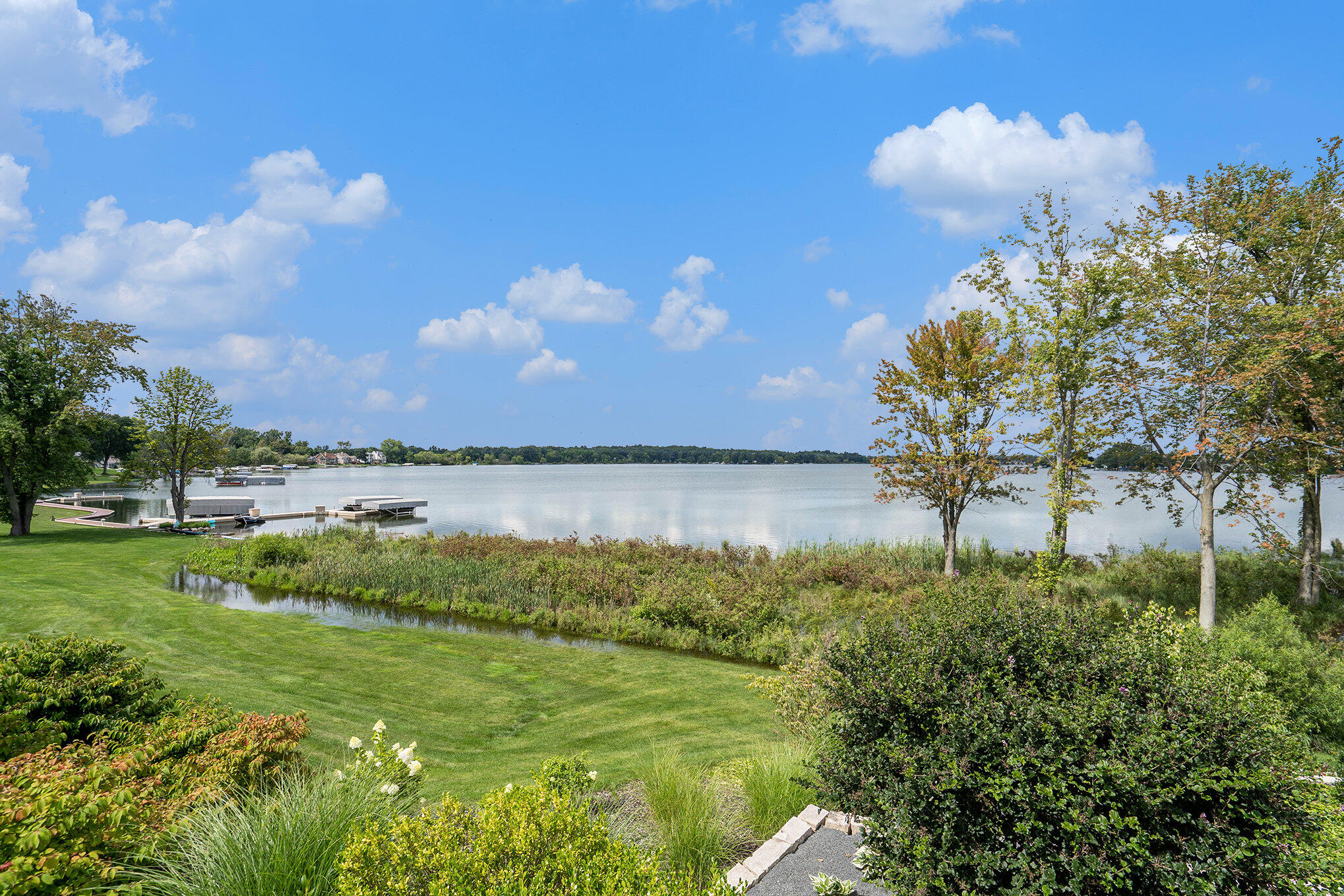 12301 Crowne Pointe Drive Property Photo 6