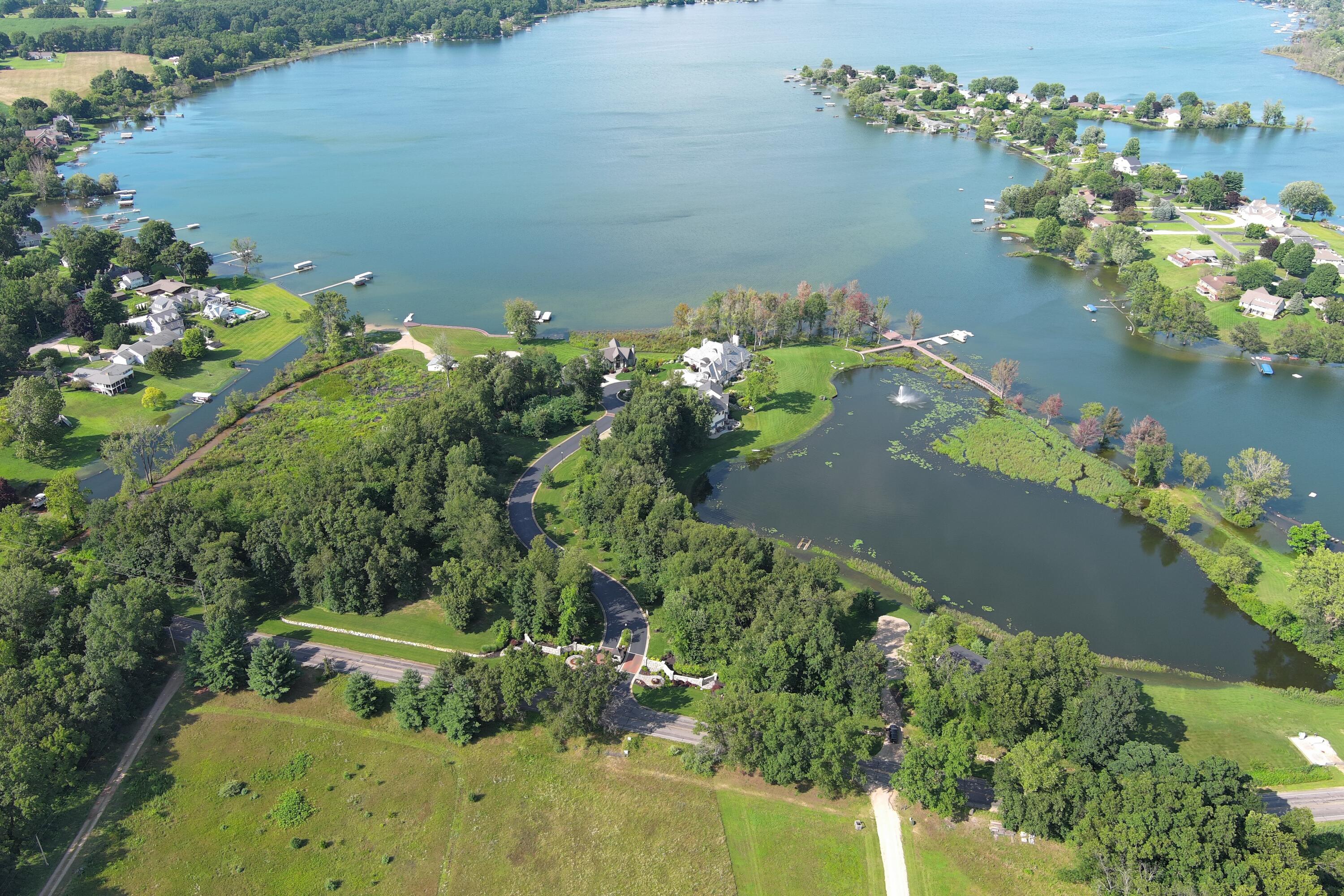 12301 Crowne Pointe Drive Property Photo 10