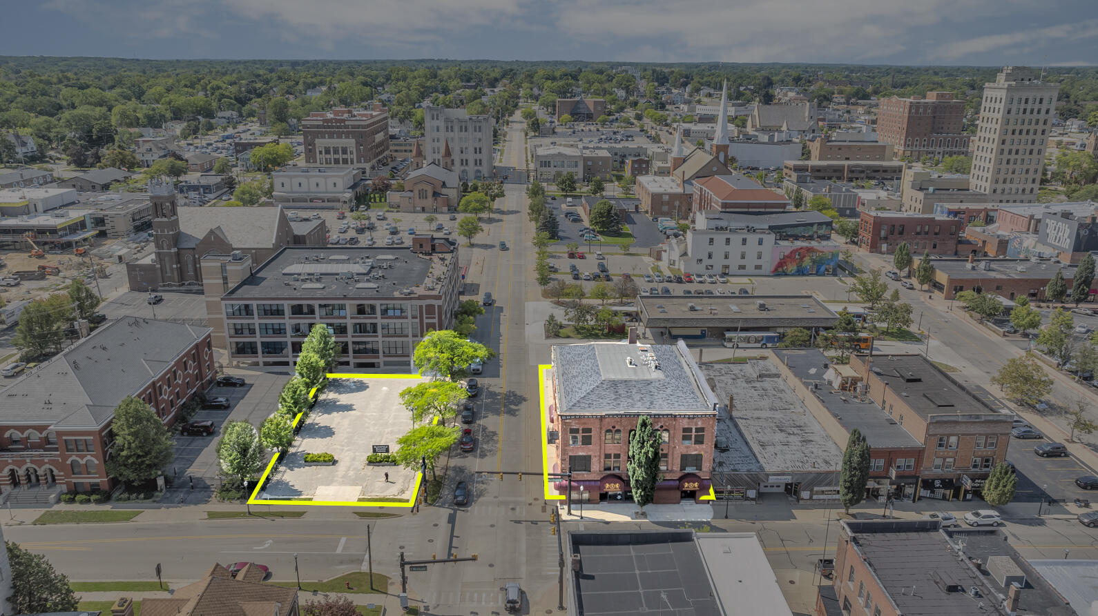 100 W Washington Avenue Property Photo 3