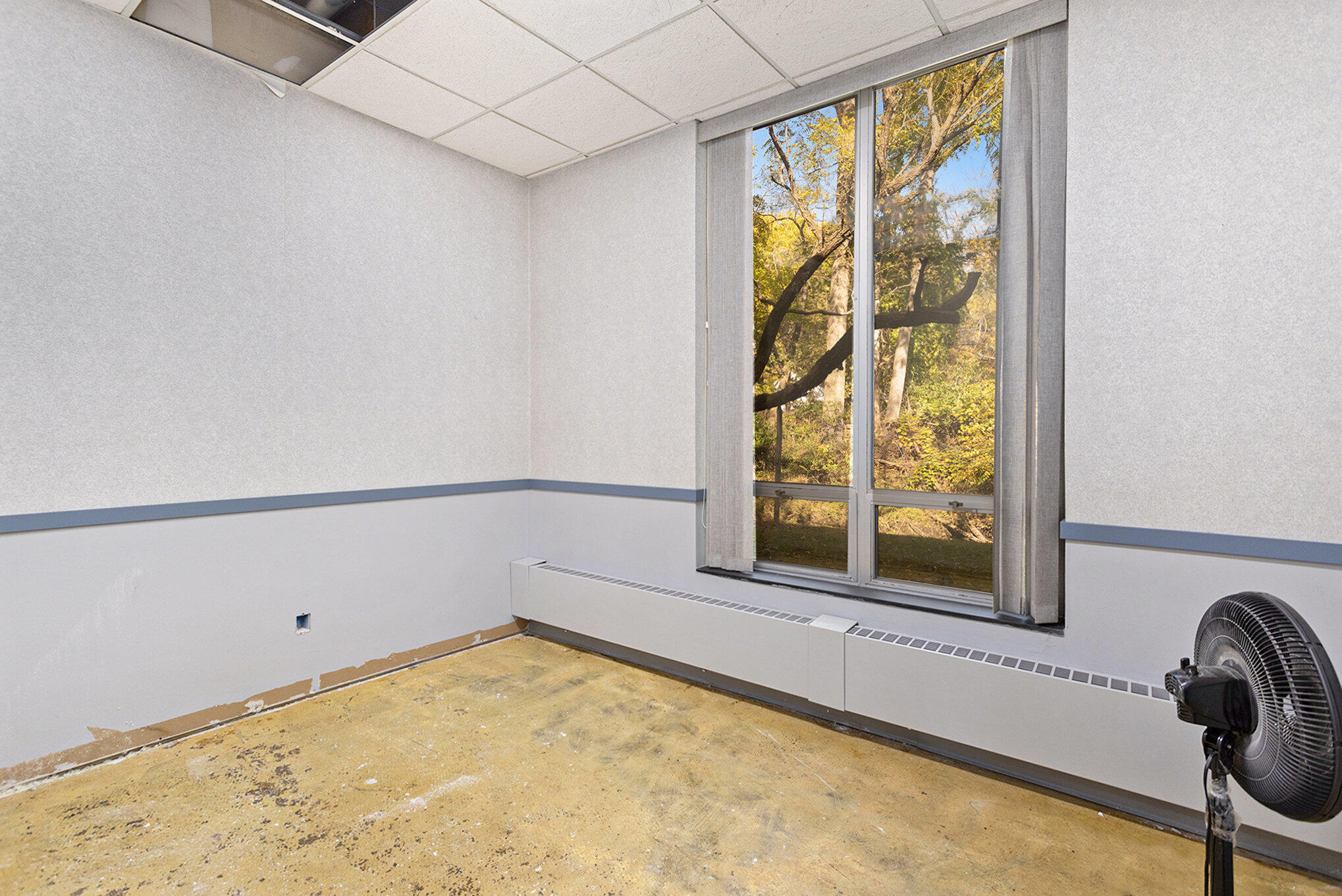 500 W Crosstown Parkway Parkway Property Photo 10